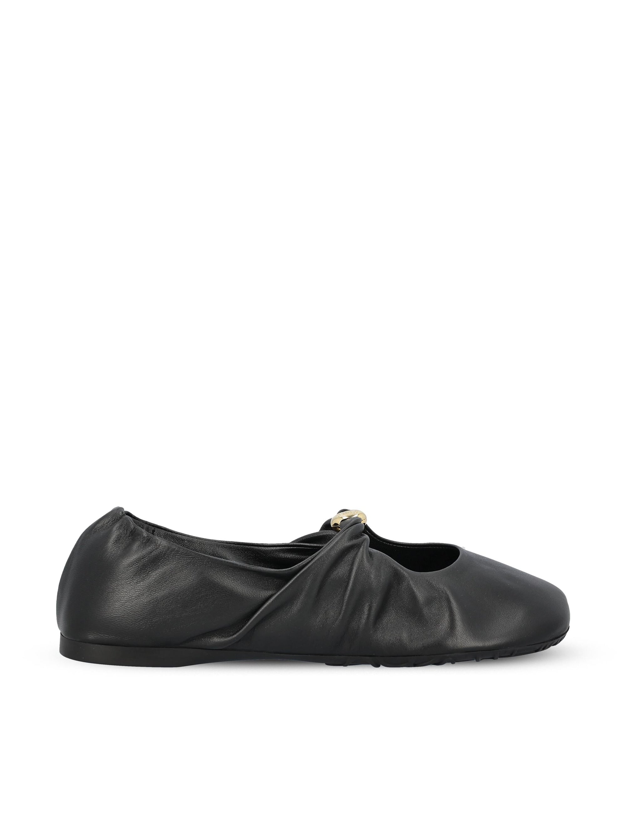 Оригінальна Pebble Soft Ballerina In Leather Loewe – боковий вид