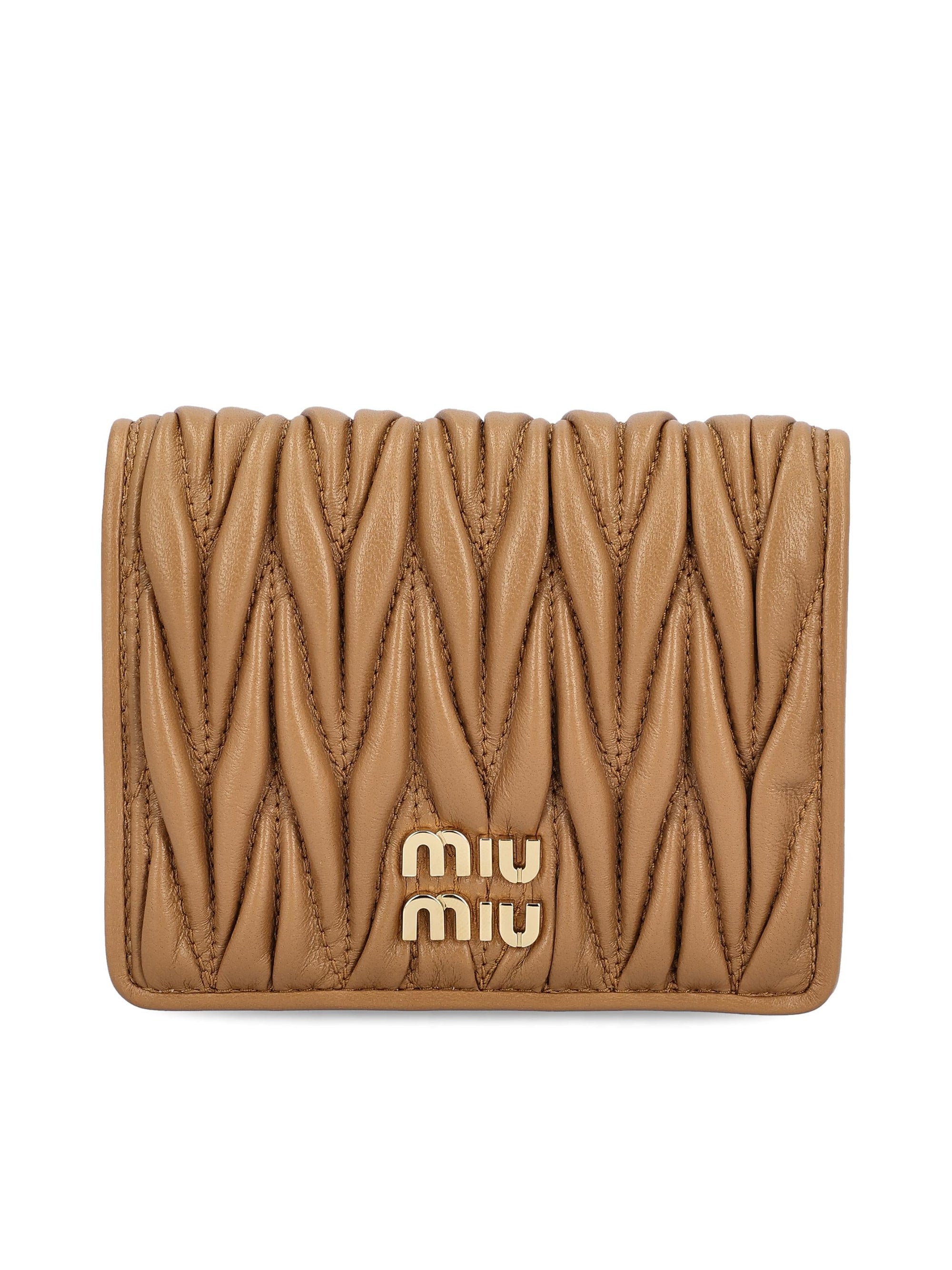 Small Nappa Matelassé Wallet Miu miu – Гарантія оригінальності – боковий вид