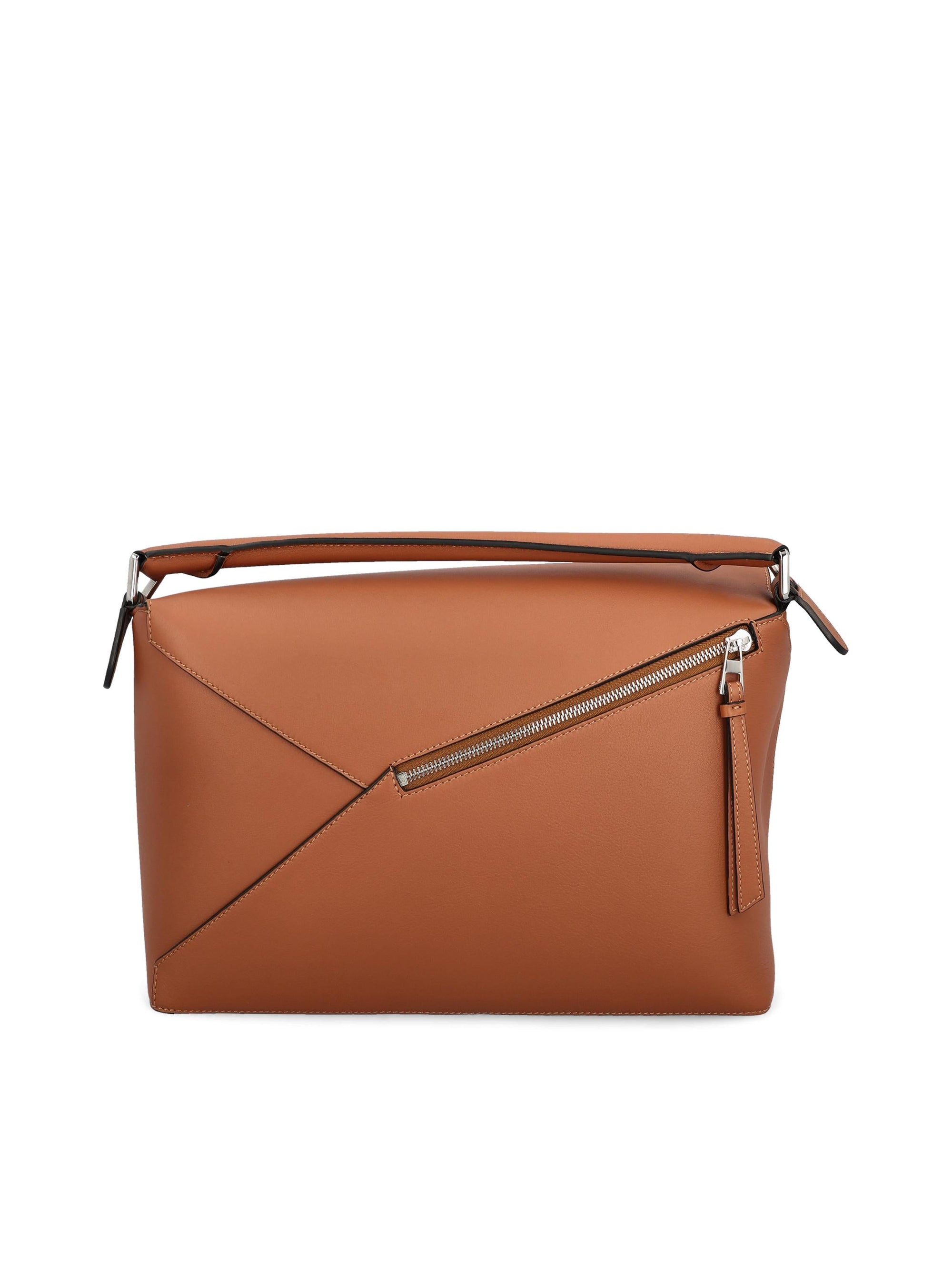 Оригінальна Leather Bag Loewe – вид ззаду