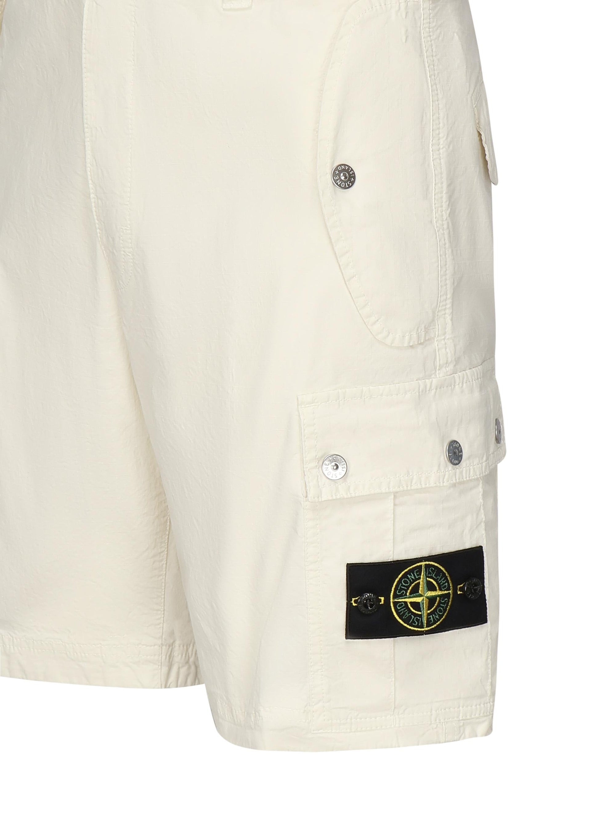 Оригінальна Bermuda Cargo Con Patch Logo Stone island – вид ззаду