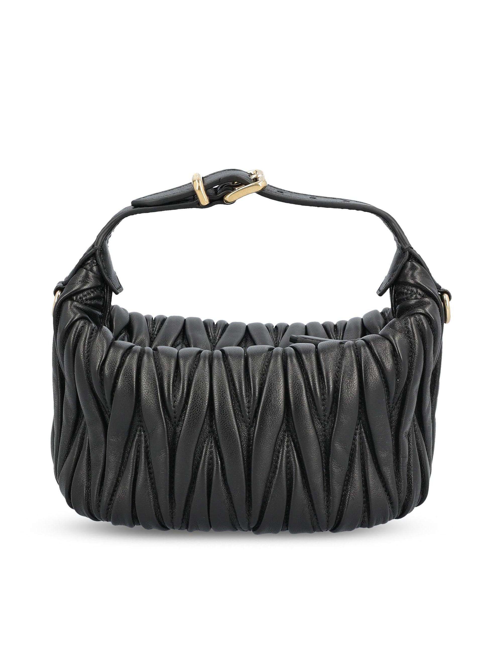 Оригінальна Nappa Pouch Miu miu – вид ззаду