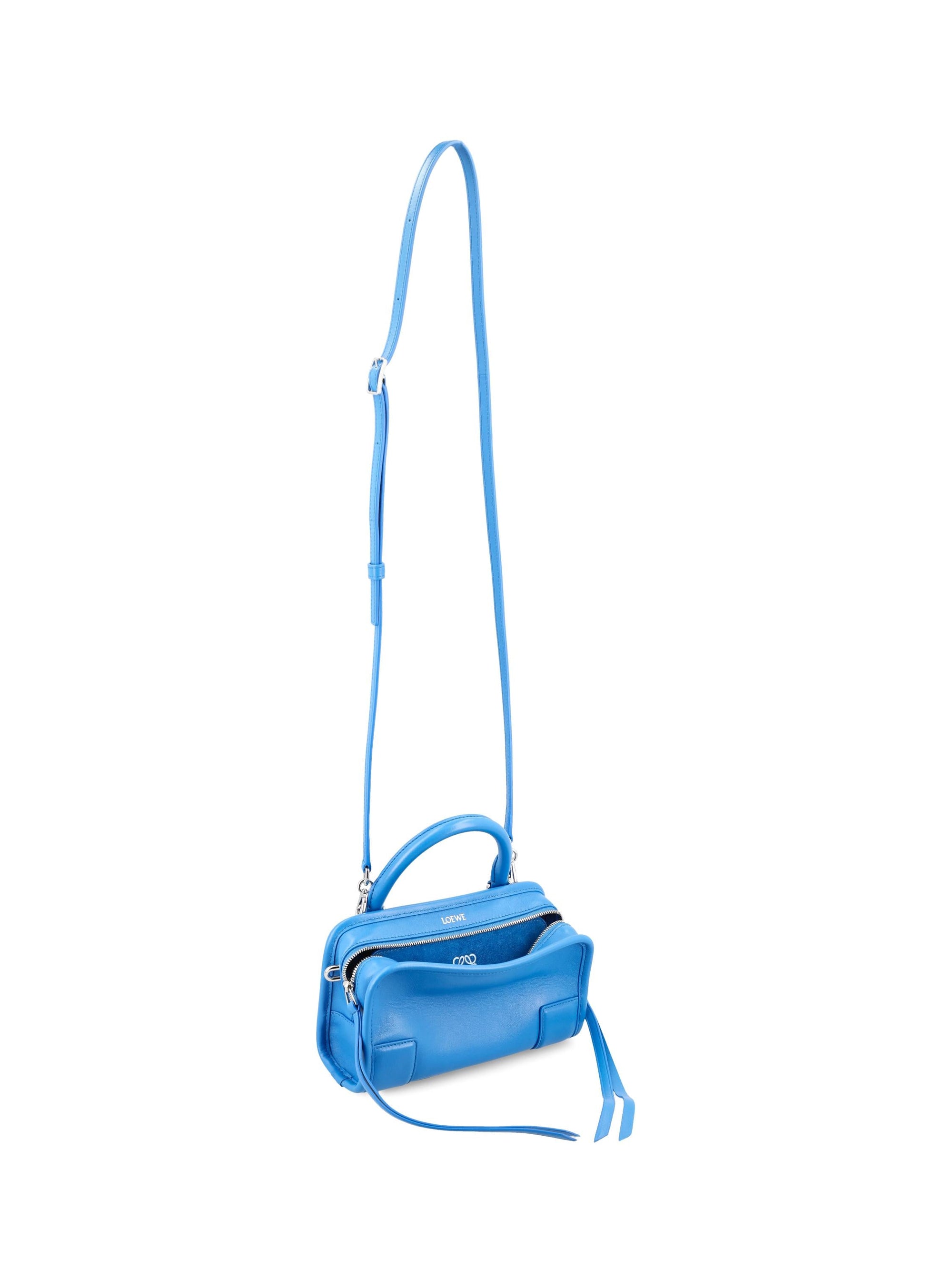 Оригінальна Leather Handbag Made From Calfskin Loewe – детальний вид