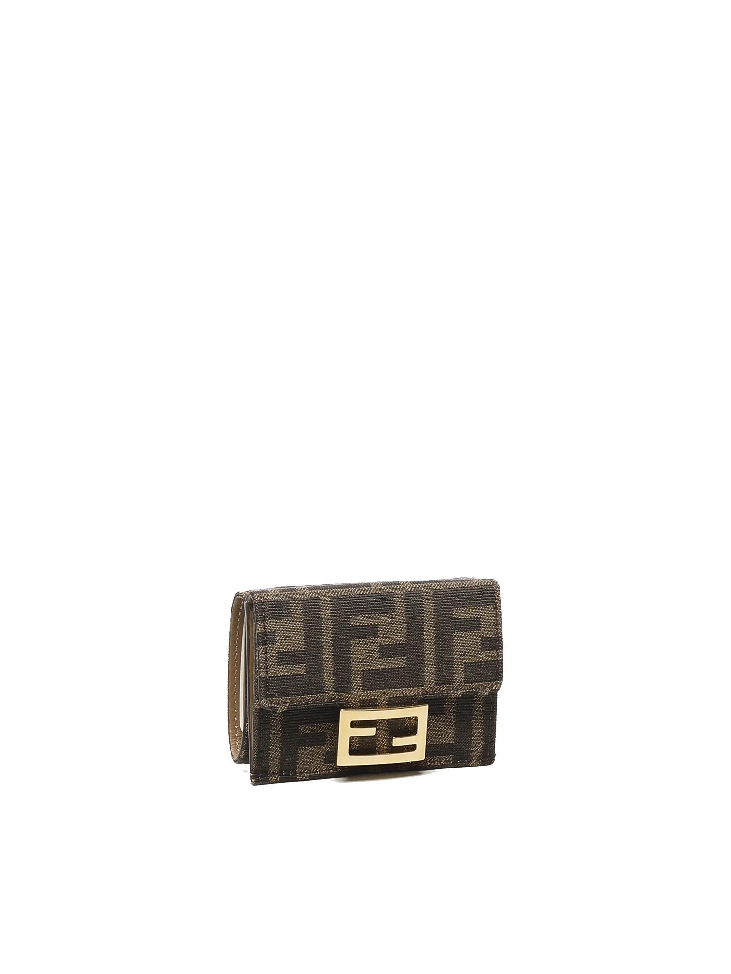 Оригінальна Portafoglio Micro Trifold Baguette Fendi – вид ззаду