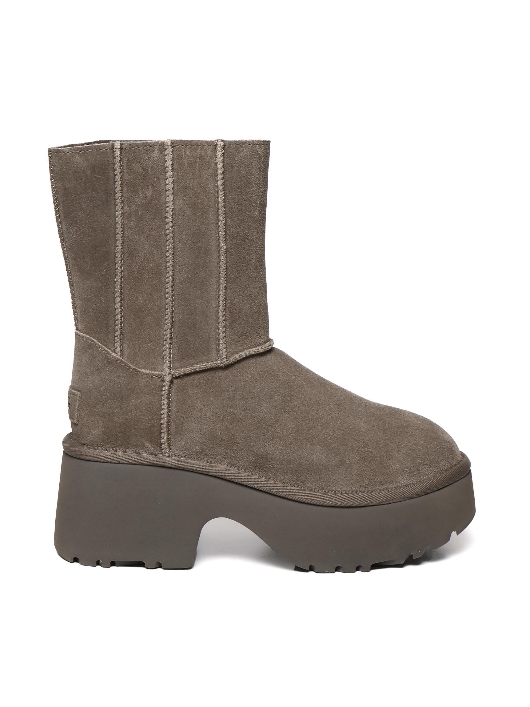 Оригінальна Twin Seam New Heights Boots In Suede Ugg – боковий вид