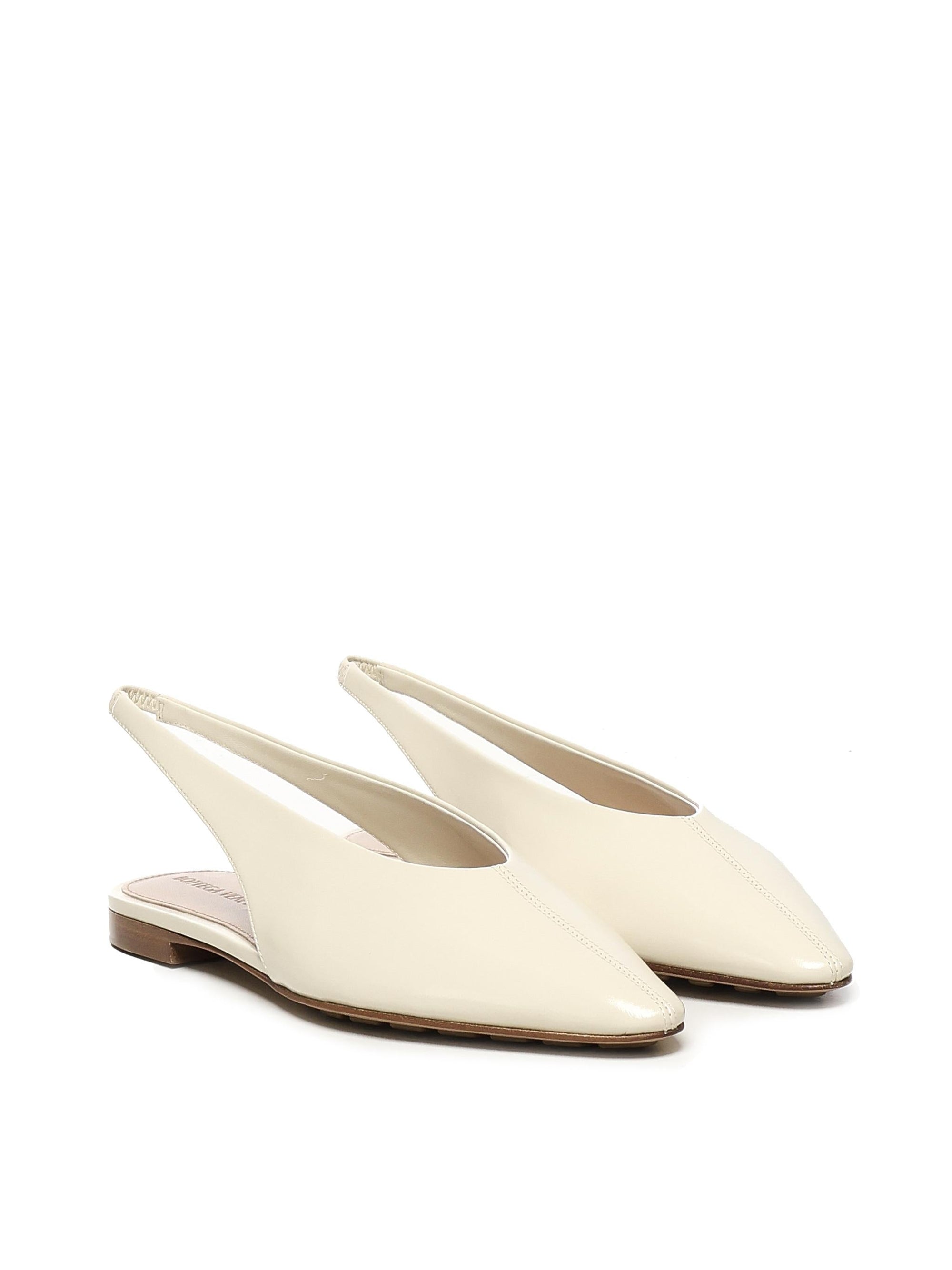 Оригінальна Ballerine Slingback Sofia In Pelle DI Vitello Lucida Bottega veneta – вид ззаду