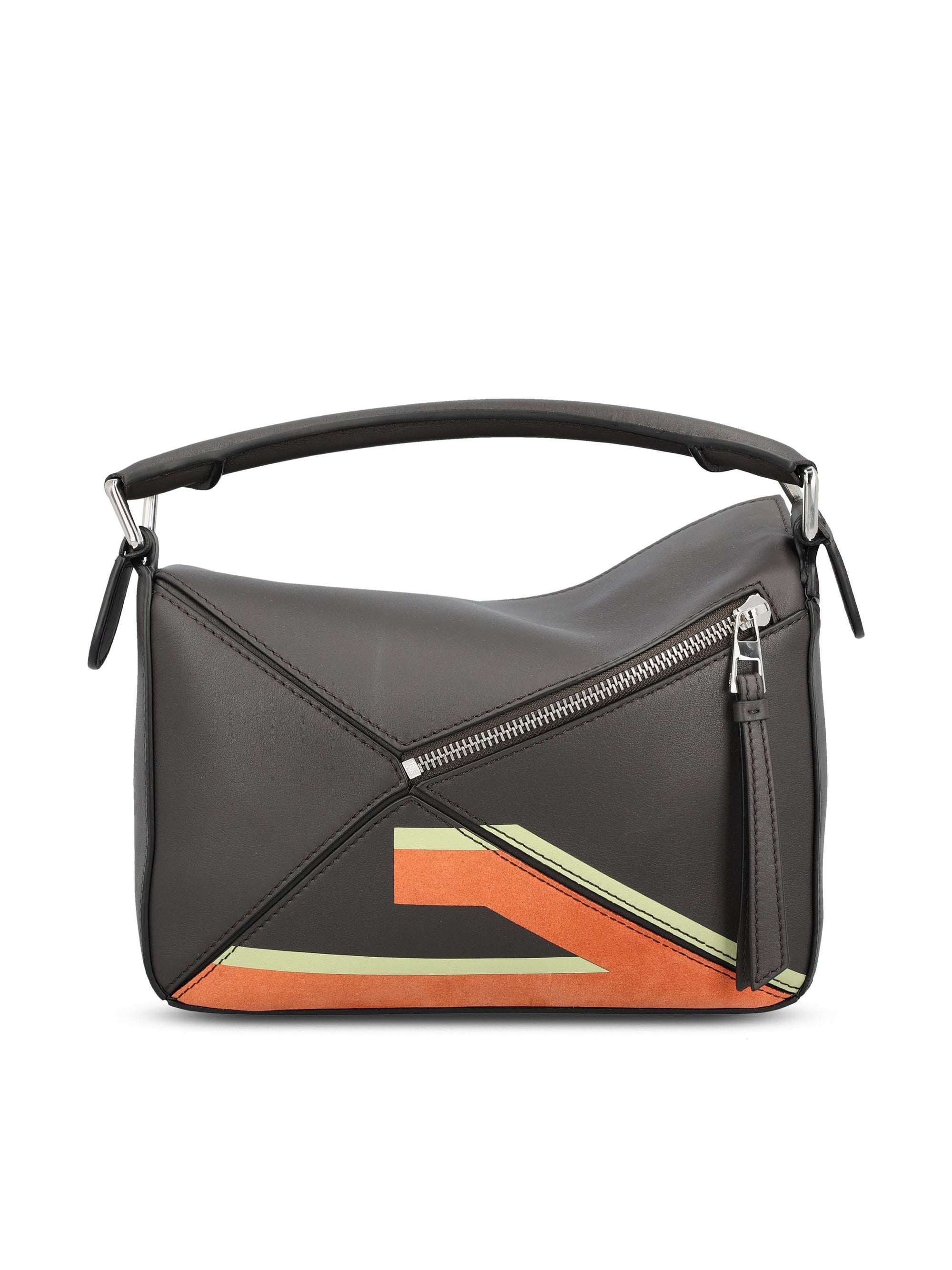 Оригінальна Small Puzzle Bag Futurist Cat Loewe – вид ззаду