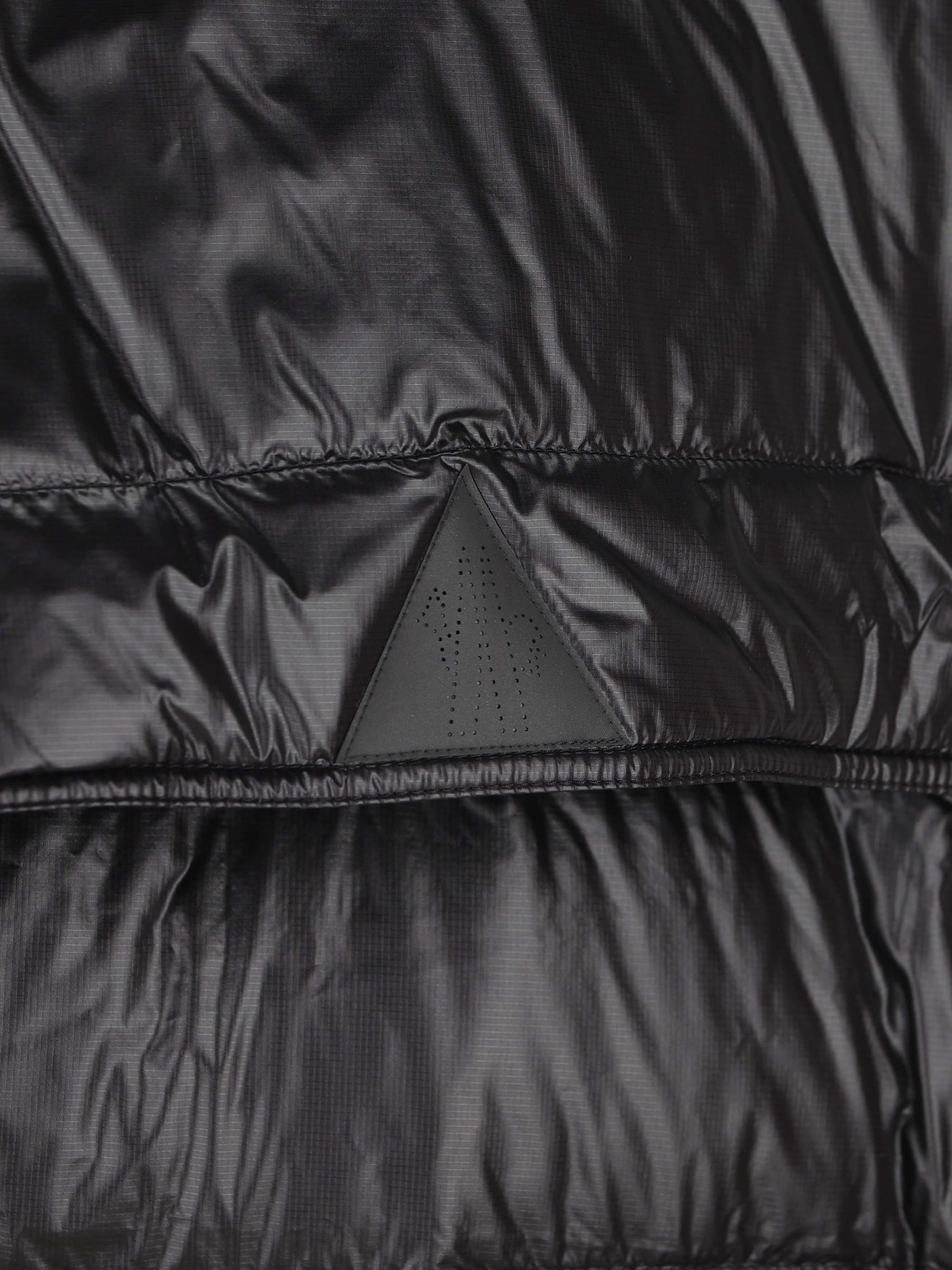 Polyamide Down Jacket Moncler – Гарантія оригінальності – детальний вид
