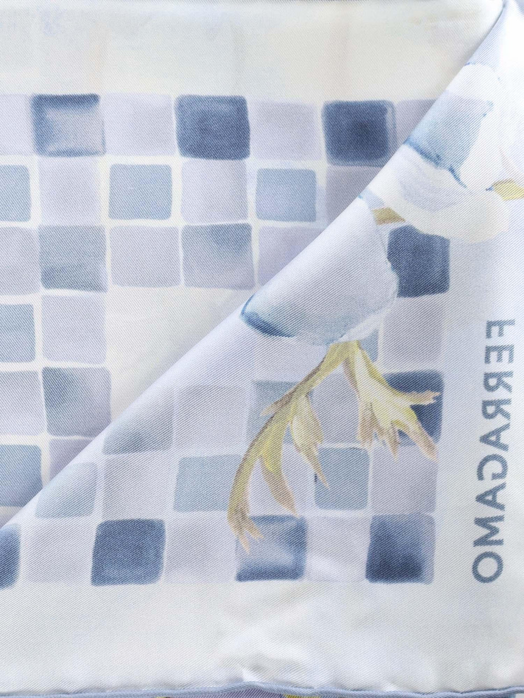 Foulard In Seta Con Stampa Salvatore ferragamo – Гарантія оригінальності – вид ззаду