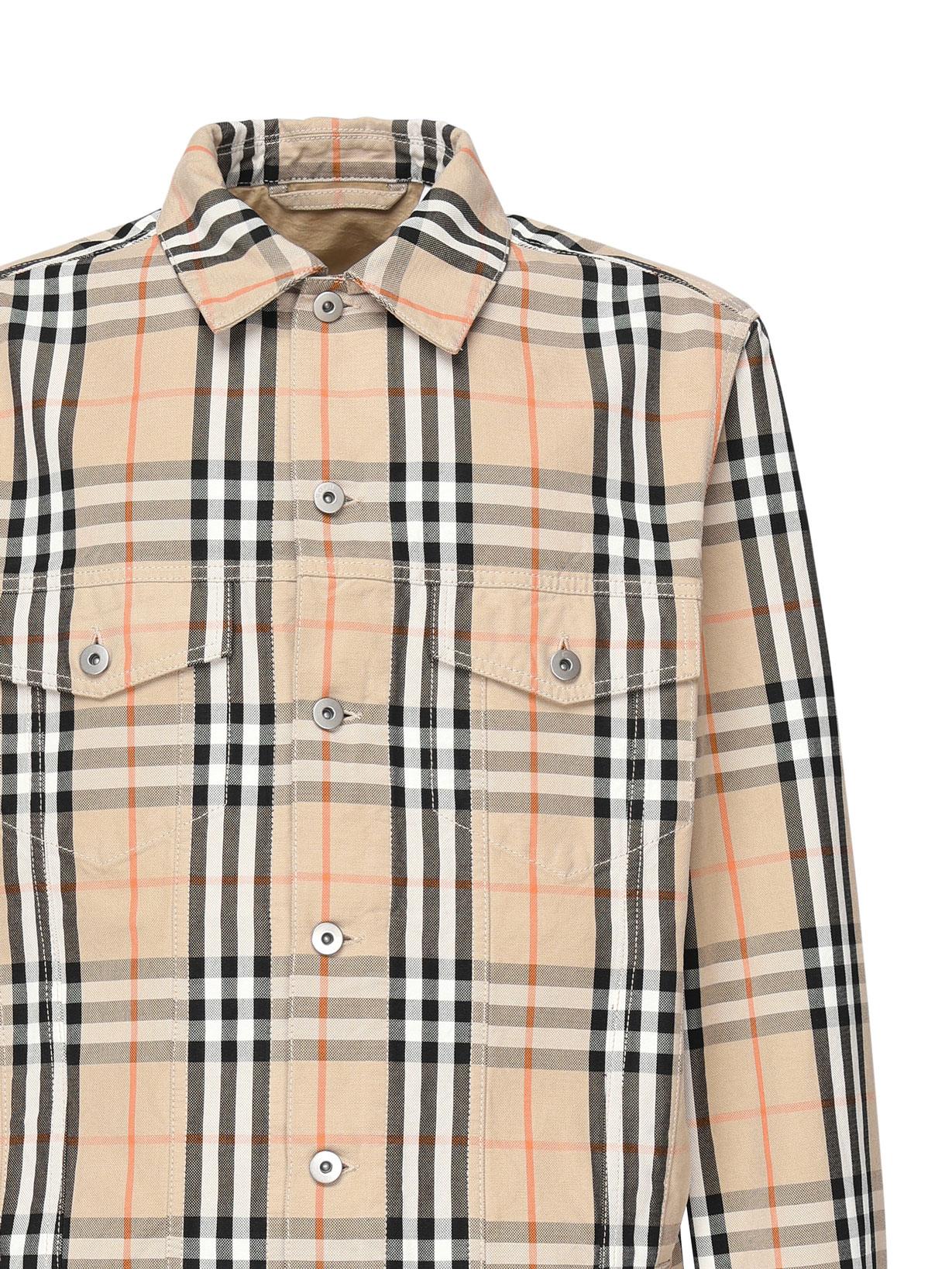Burberry Outerwear оригінал | Швидка доставка Україна – вид ззаду