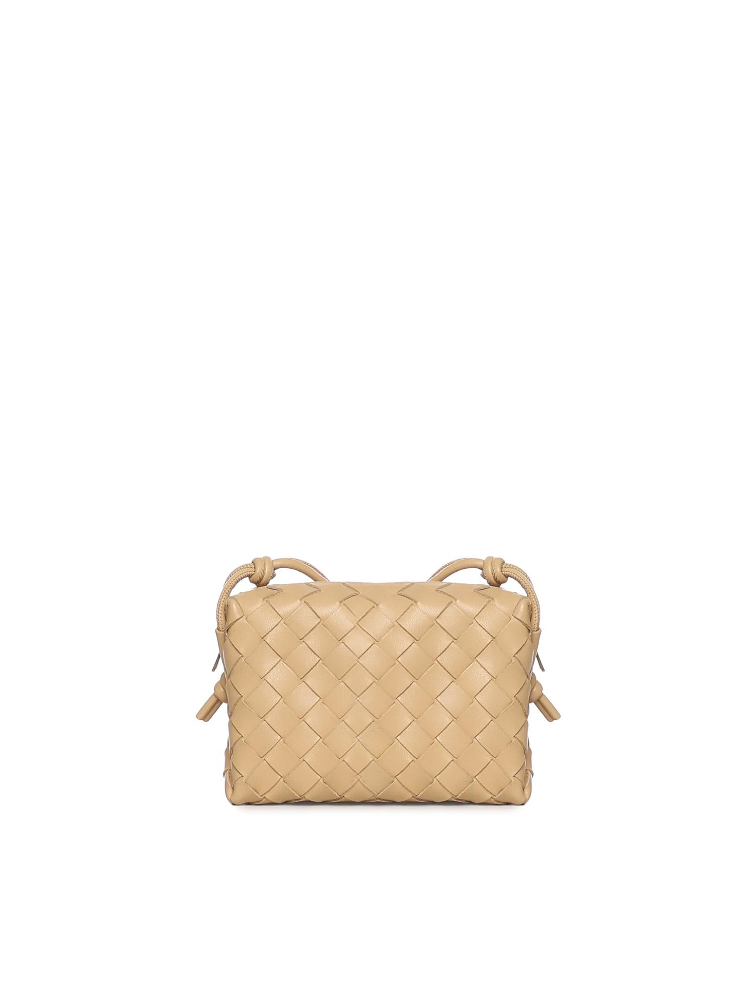 Оригінальна Mini Loop Camera Bag Bottega veneta – детальний вид