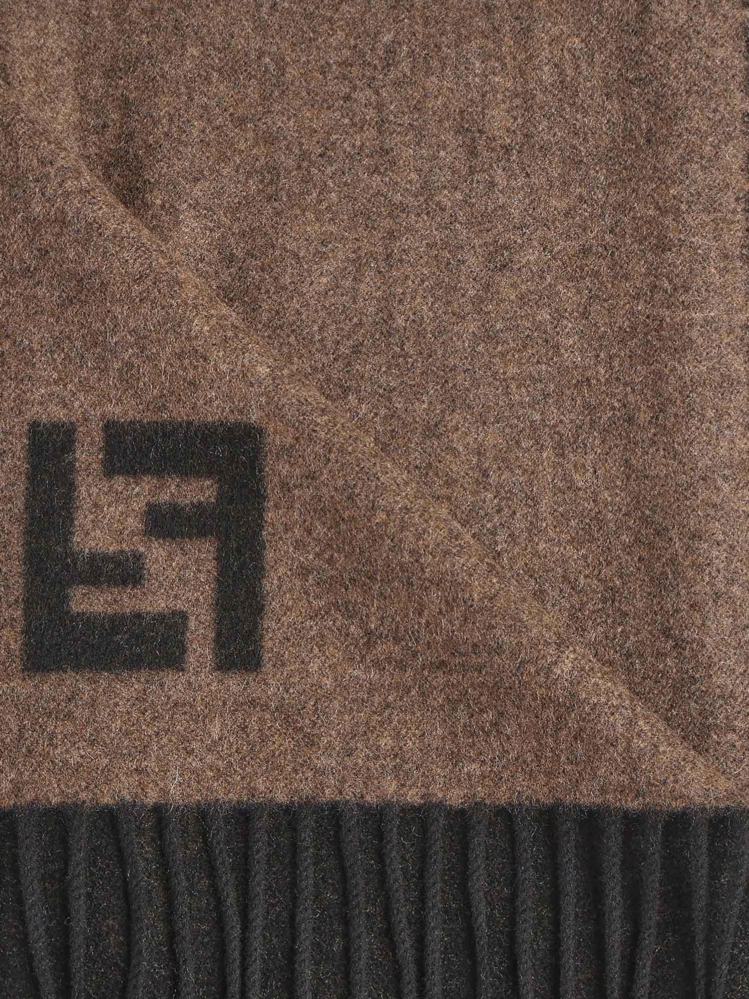 Sciarpa In Lana E Cashmere Fendi оригінал – Купити в Україні – вид ззаду