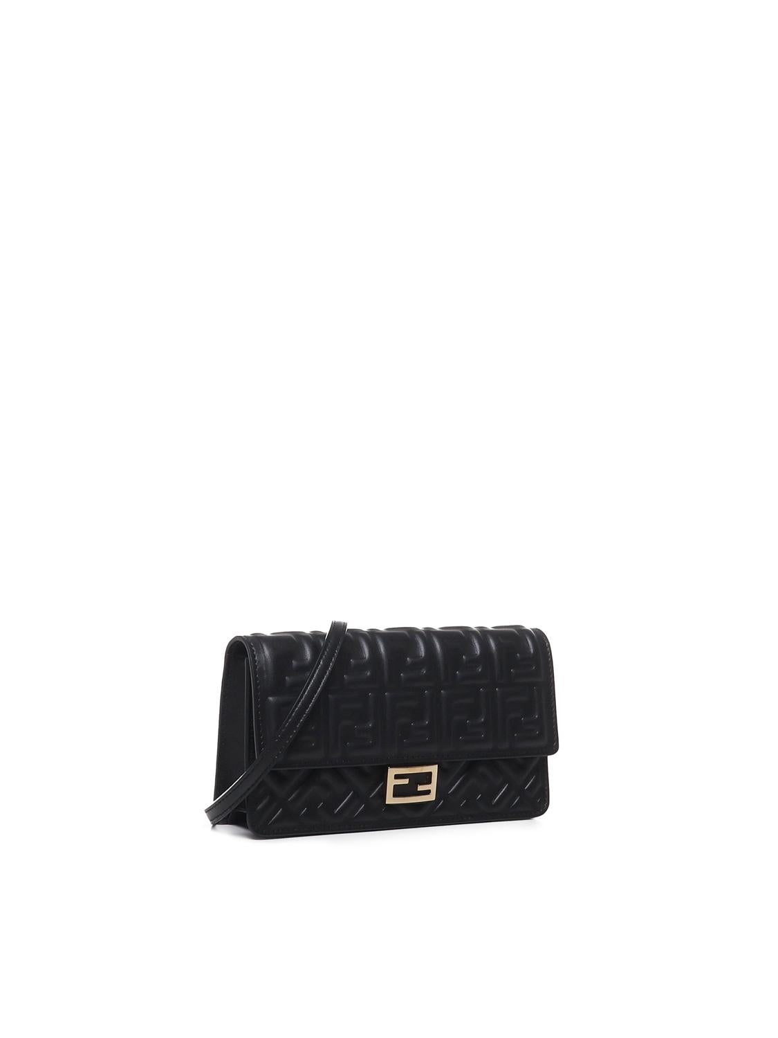 Оригінальна Portafoglio Wallet On Chain Baguette Fendi – вид ззаду