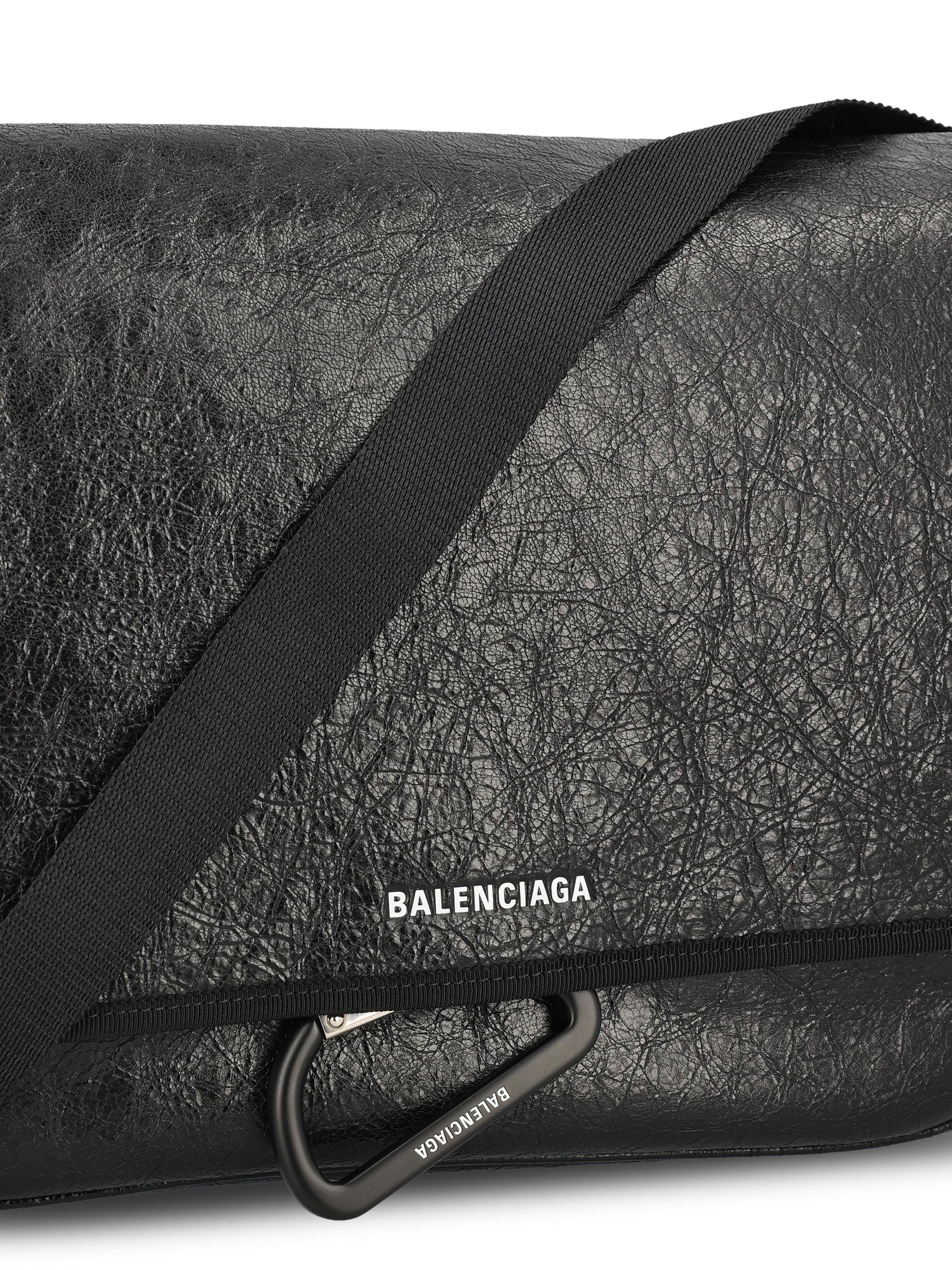 Explorer Crossbody Bag Balenciaga – Гарантія оригінальності – детальний вид