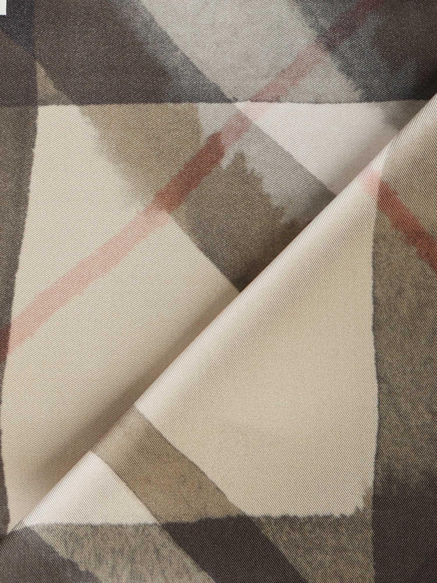 Foulard In Seta Check Effetto Acquerello Burberry оригінал – Купити в Україні – вид ззаду