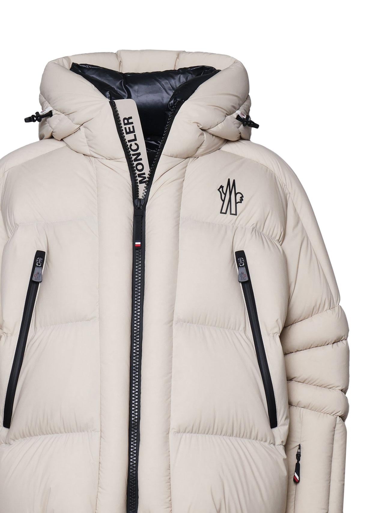 Cherferie Jacket In Nylon Moncler – Гарантія оригінальності – вид ззаду