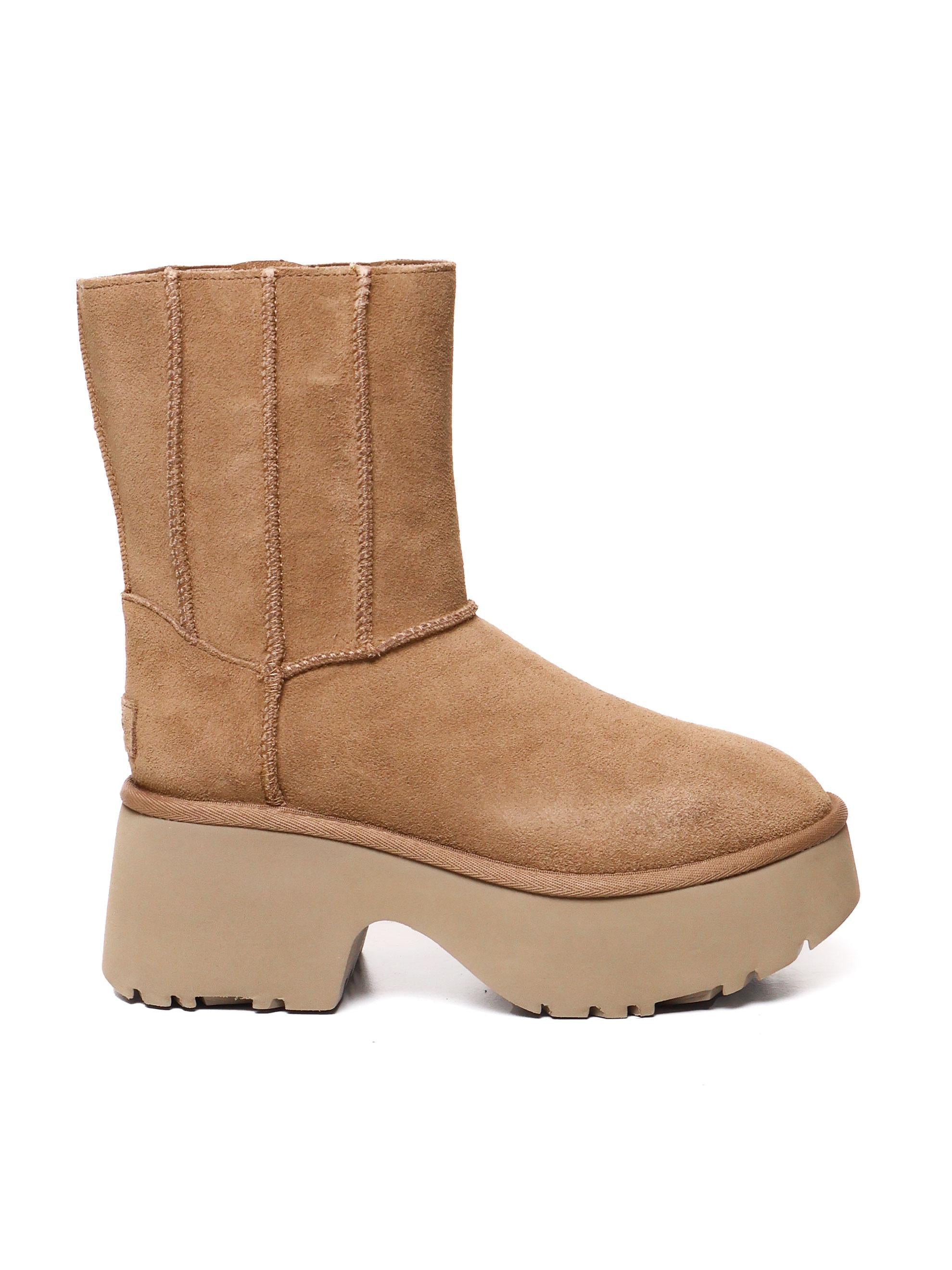 Оригінальна Twin Seam New Heights Boots In Suede Ugg – боковий вид