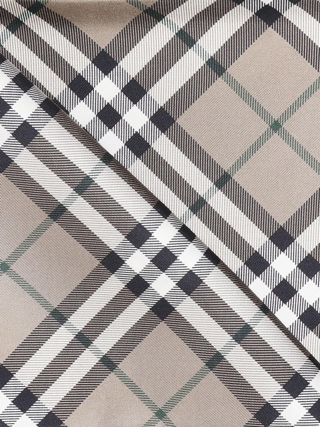 Burberry Accessories оригінал | Швидка доставка Україна – вид ззаду