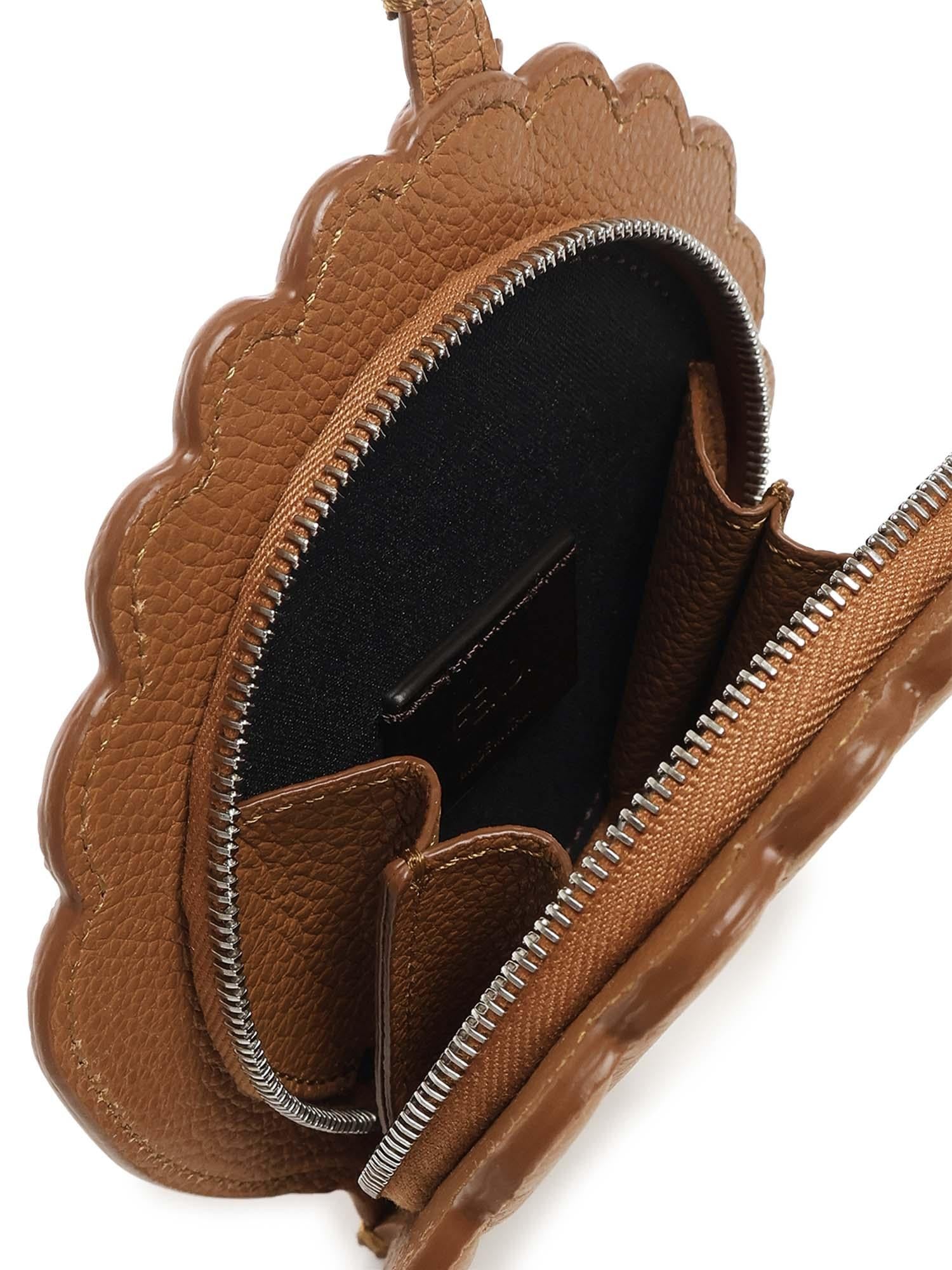 Оригінальна Charm Conchiglia Fendi – детальний вид