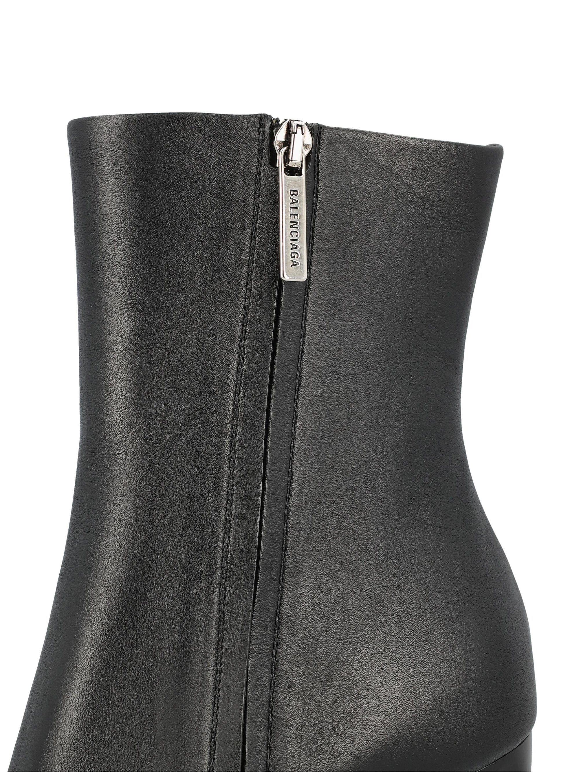 Оригінальна Fargo Ankle Boots In Leather Balenciaga – збільшений вид