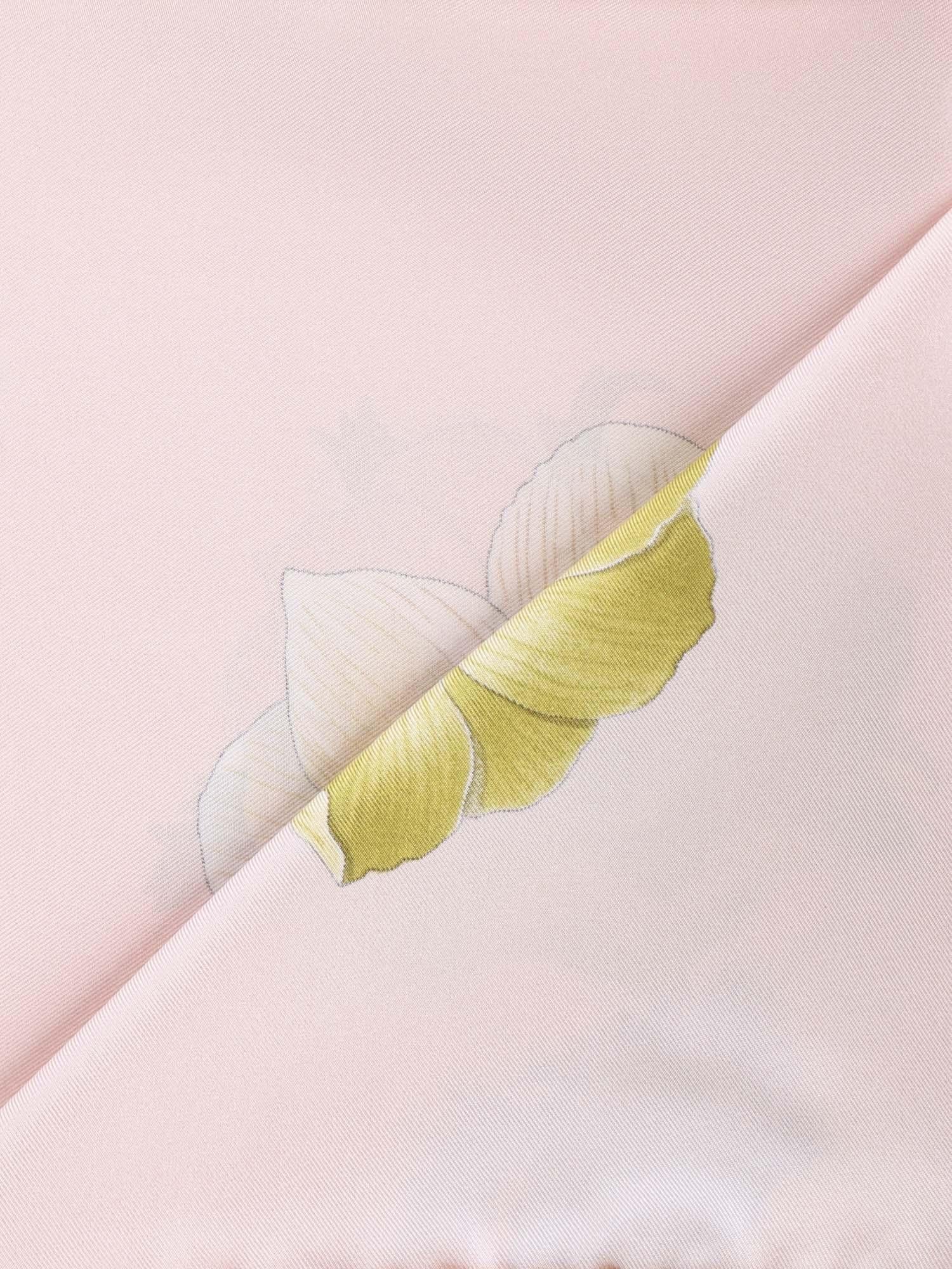 Оригінальна Foulard In Seta Stampa Anemone Salvatore ferragamo – вид ззаду