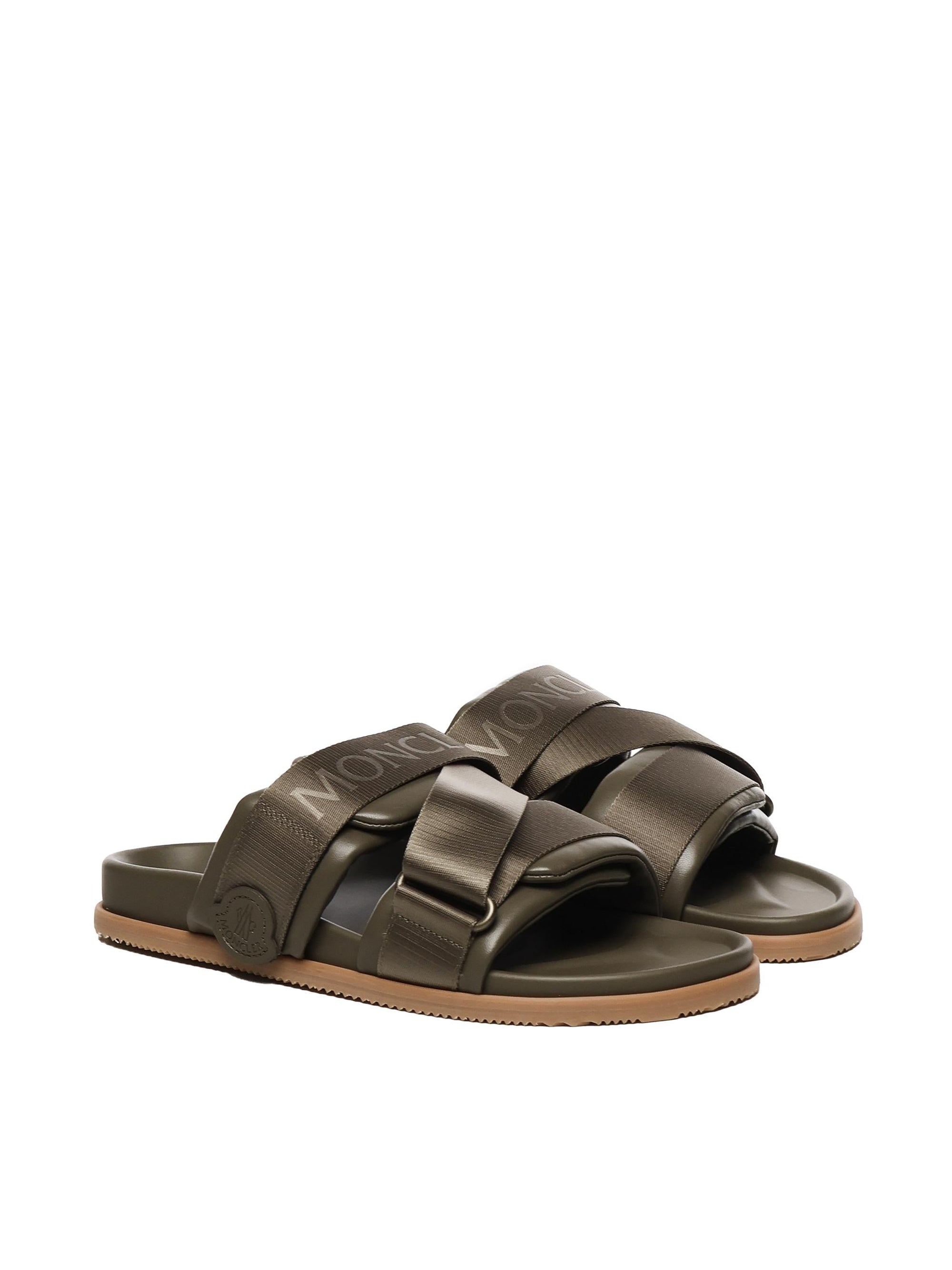 Оригінальна Slide Mon In Nappa Moncler – вид ззаду
