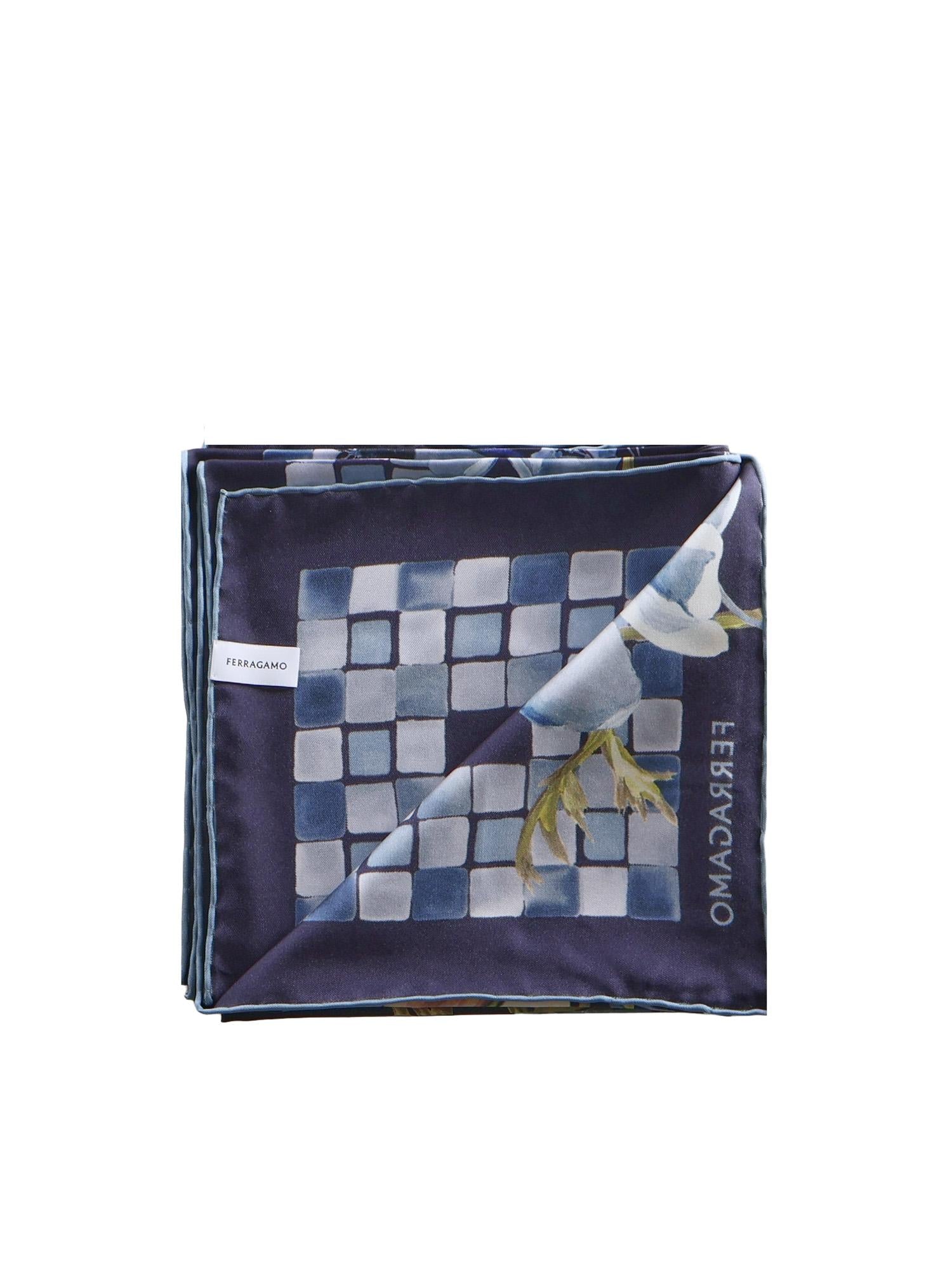 Foulard In Seta Con Stampa Salvatore ferragamo – Гарантія оригінальності – детальний вид