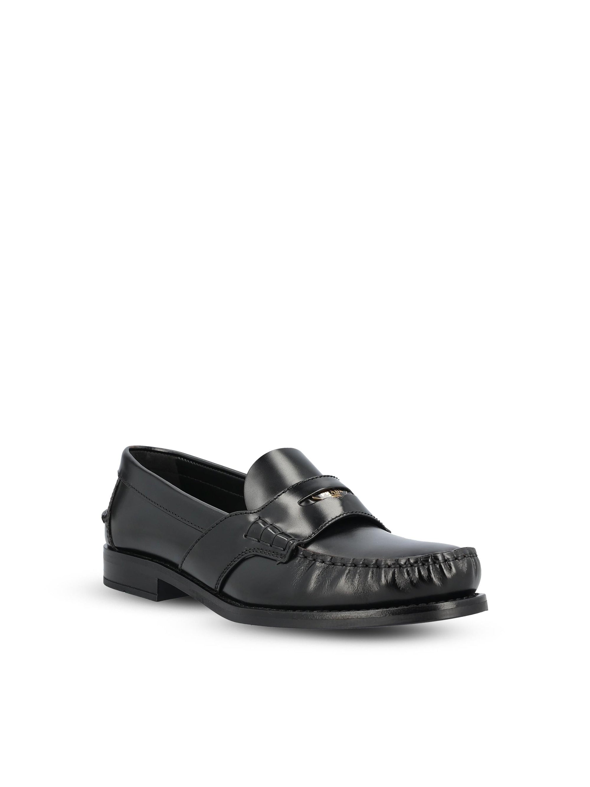 Оригінальна Polished Leather Loafers Prada – вид ззаду
