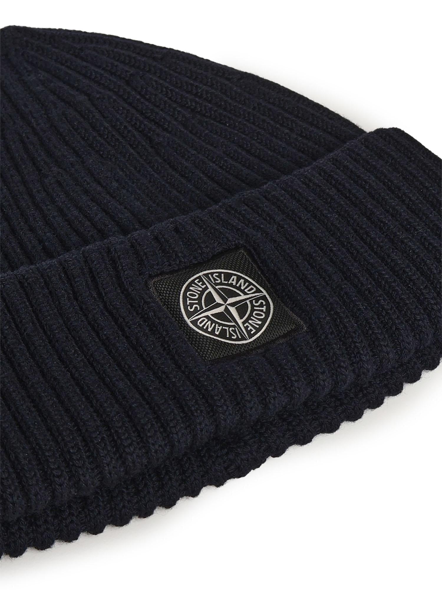 Оригінальна Beanie Con Patch Logo Compass Stone island – детальний вид