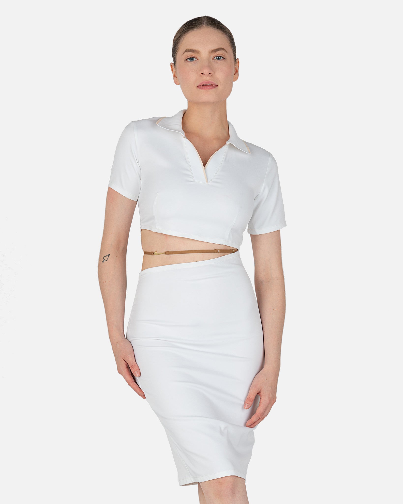 Оригінальна Jacquemus Dress In Pearl Nike – боковий вид