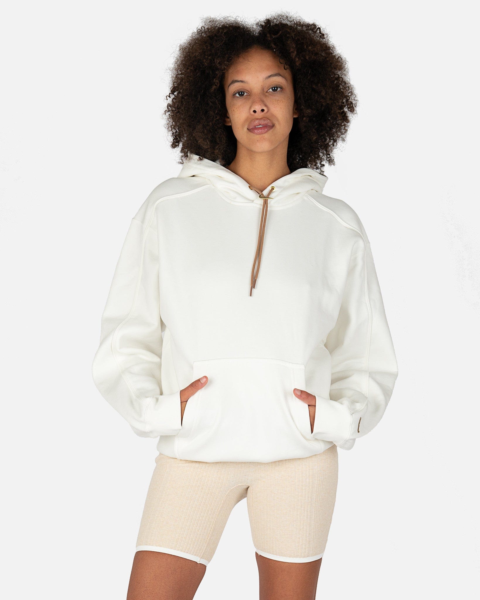 Оригінальна Jacquemus Fleece Hoodie In Sail Nike – боковий вид