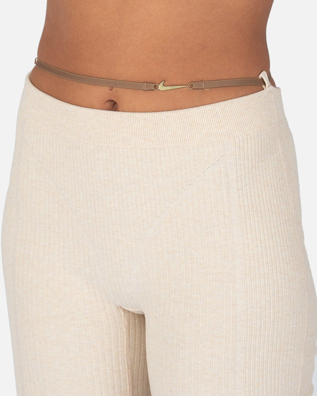 Оригінальна Jacquemus Shorts In Pearl Nike – збільшений вид