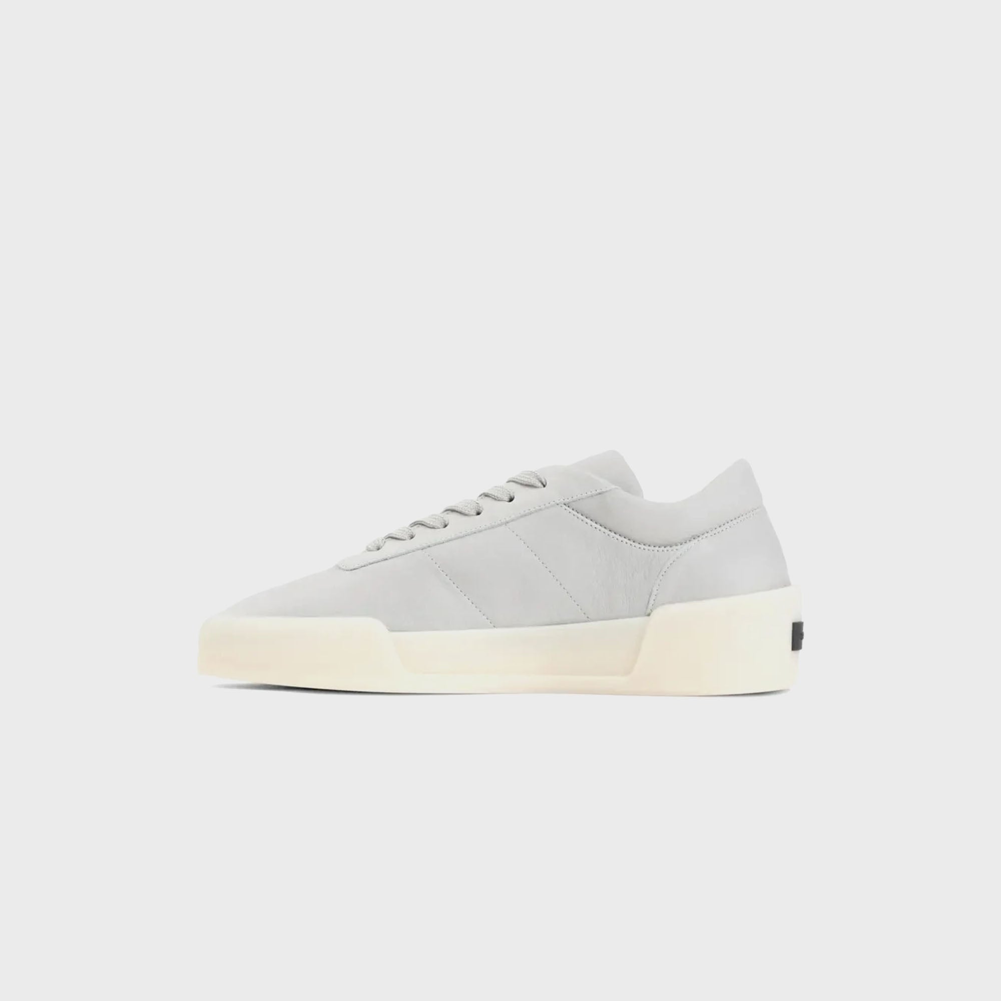 Оригінальна 101 Sneaker Light Grey Fear of god – детальний вид