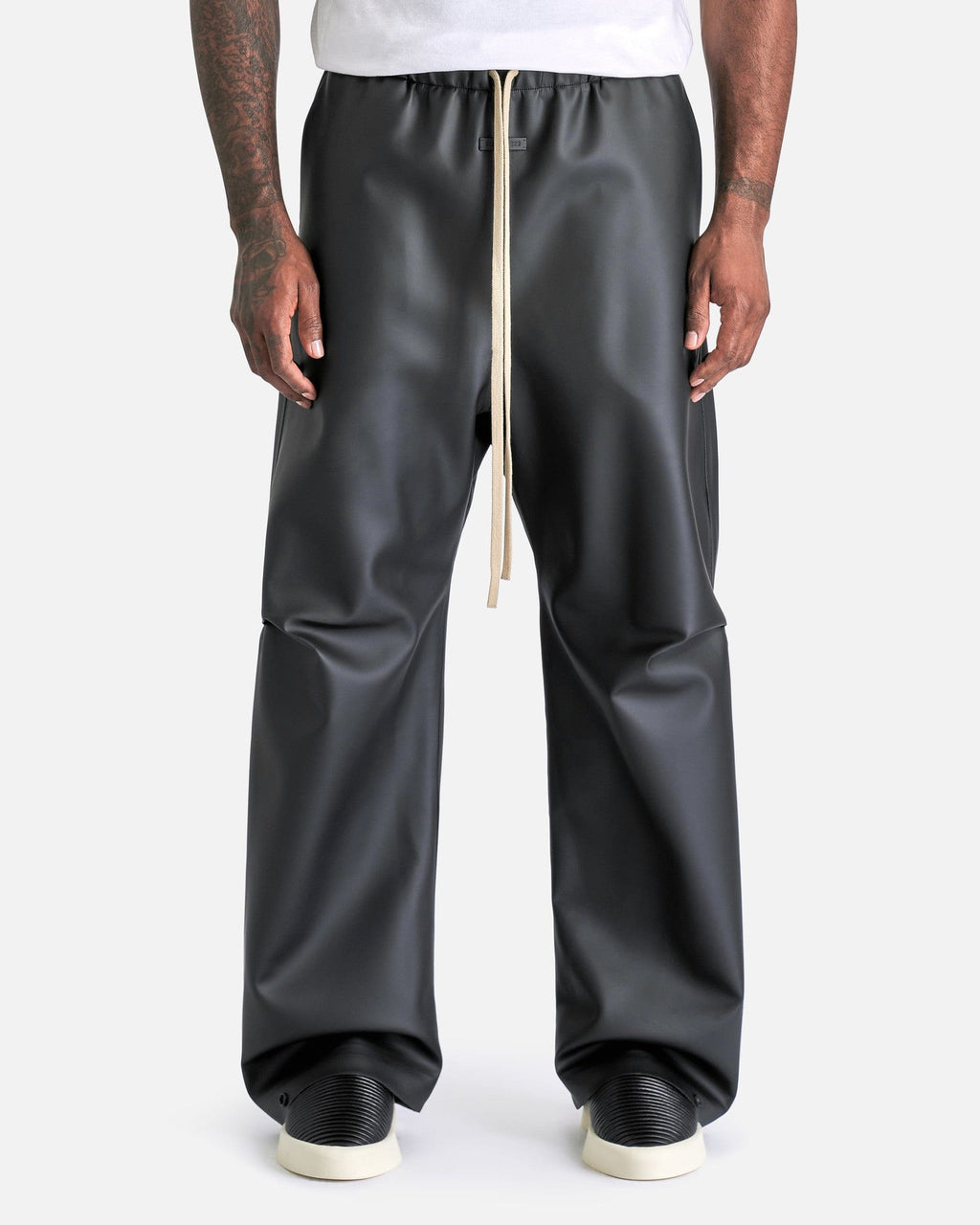 Knee Pleat Wide Leg Pant In Black Fear of god – Гарантія оригінальності – боковий вид