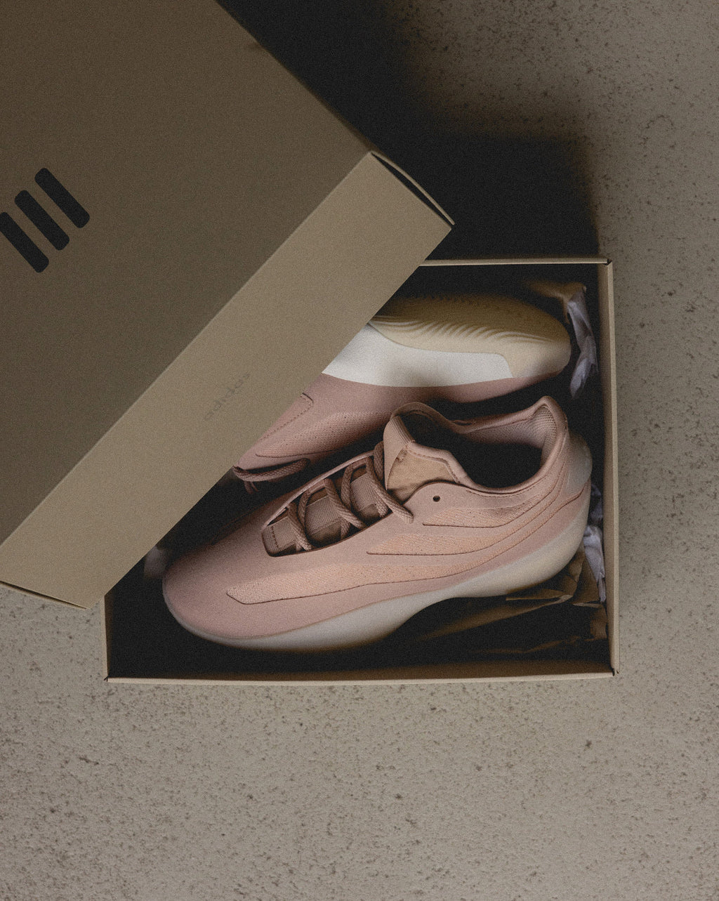 Оригінальна X Fear Of God Athletics II Adidas – вид ззаду