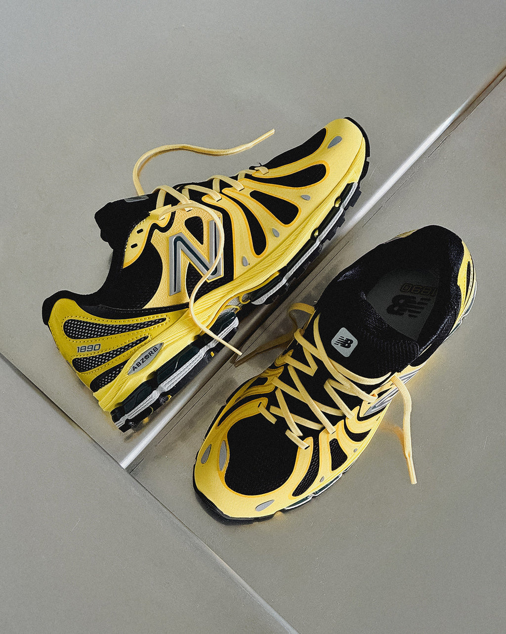 1890 Abzorb New balance оригінал – Купити в Україні – вид ззаду