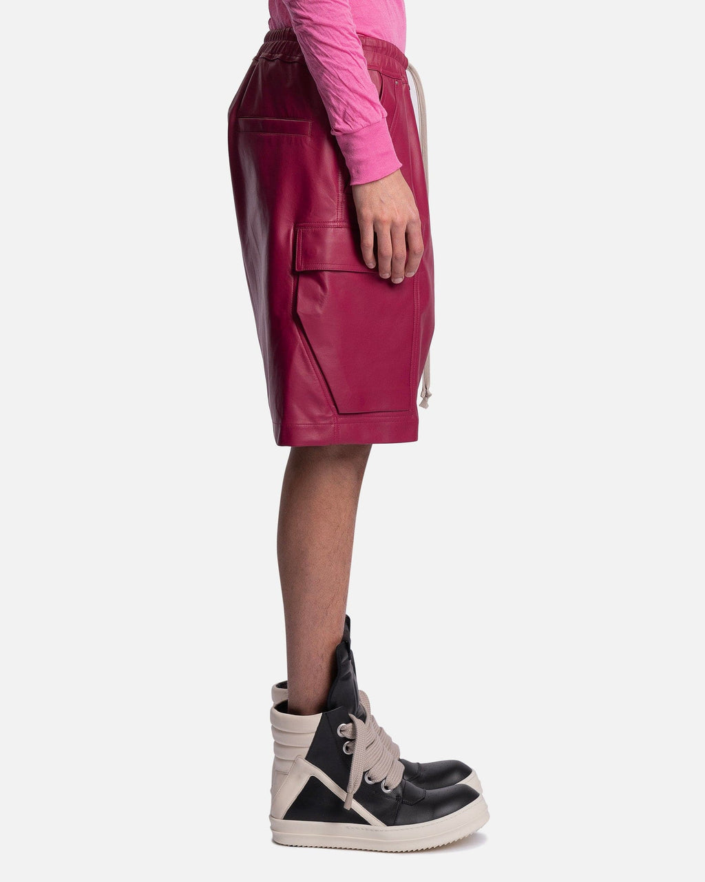 Leather Cargobela Shorts In Fuchsia Rick owens оригінал – Купити в Україні – вид ззаду
