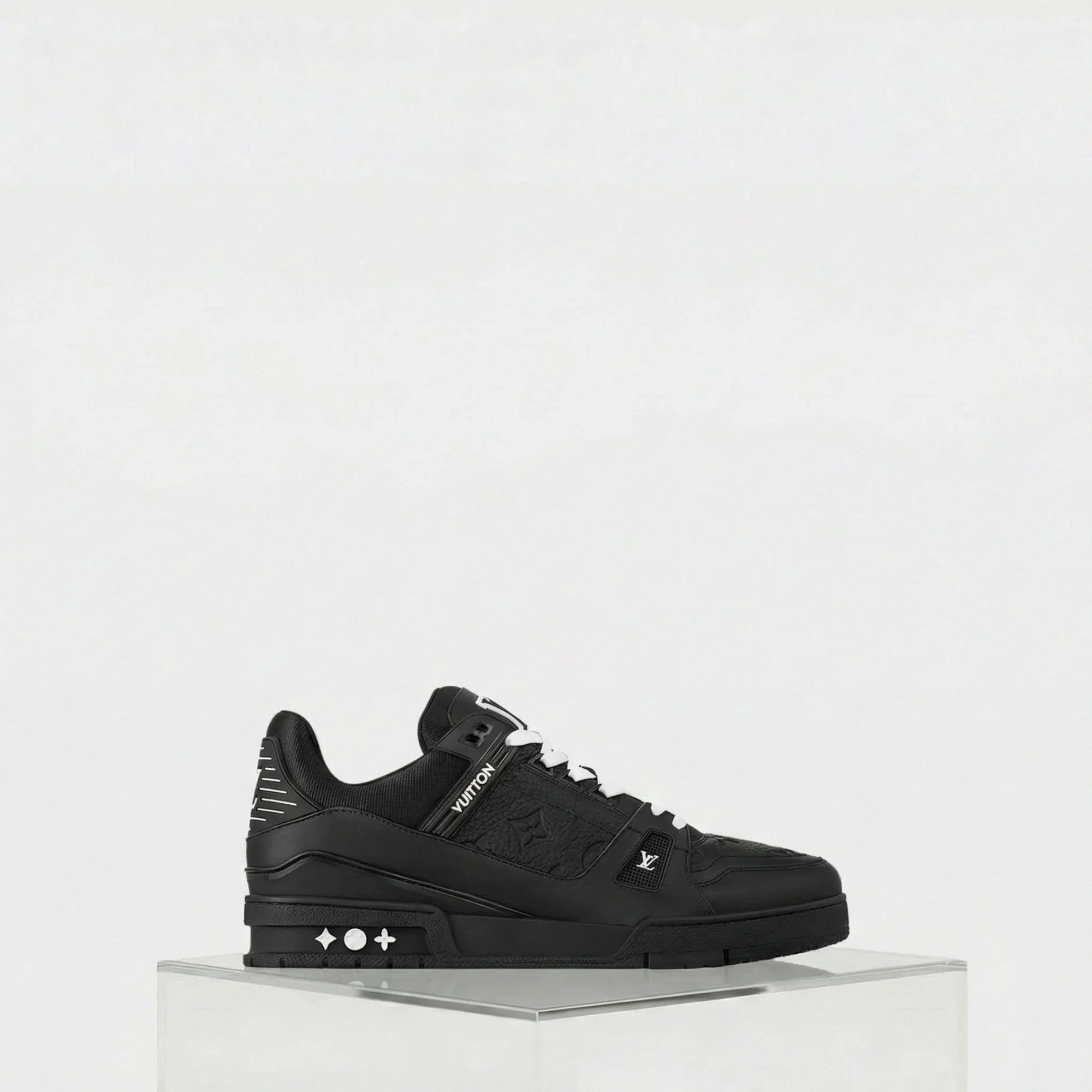 Оригінальна Black LV Trainer Sneaker Monogram Calf Leather Louis vuitton – вид ззаду