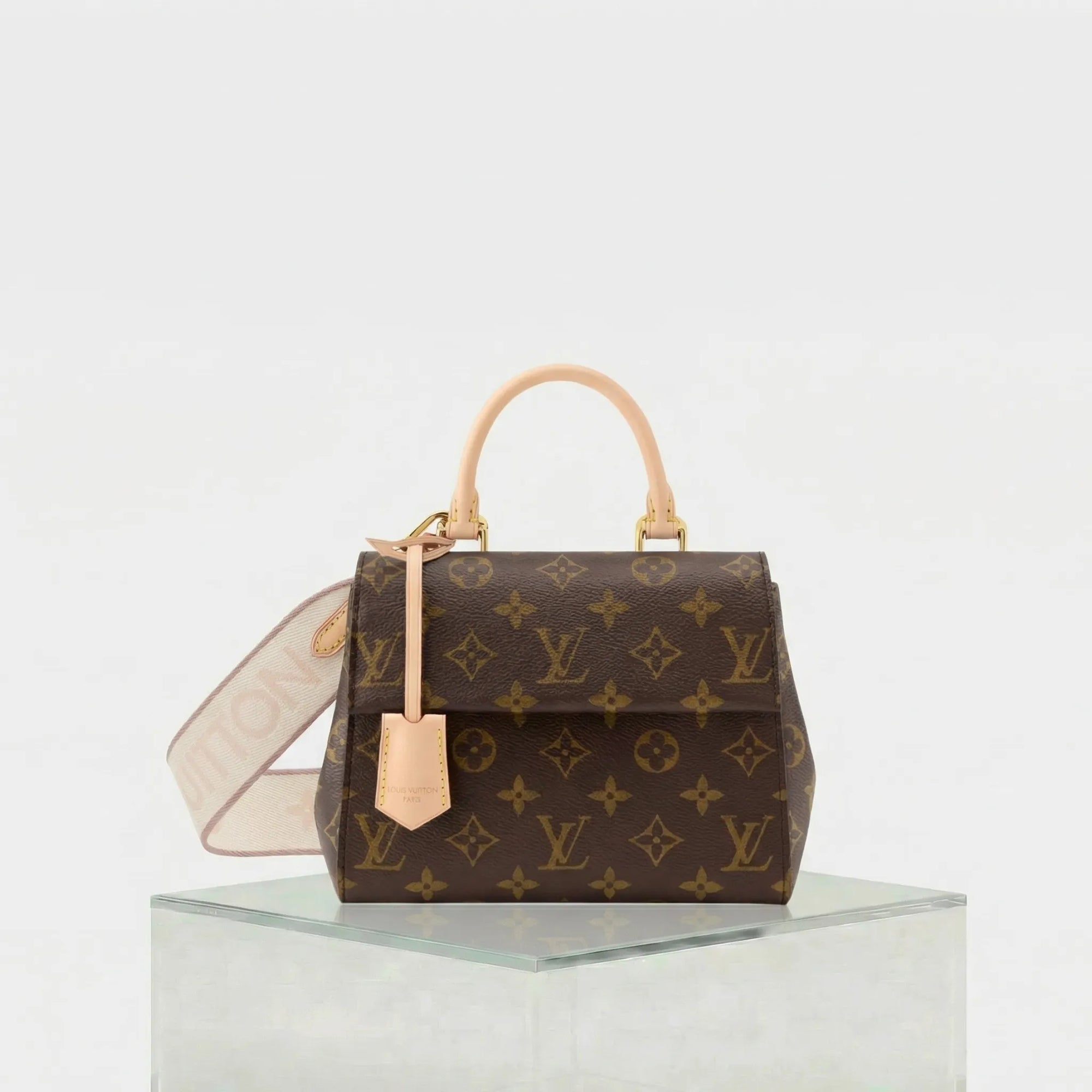 Cluny Mini Handbag Iconic Monogram Louis vuitton оригінал – Купити в Україні – боковий вид