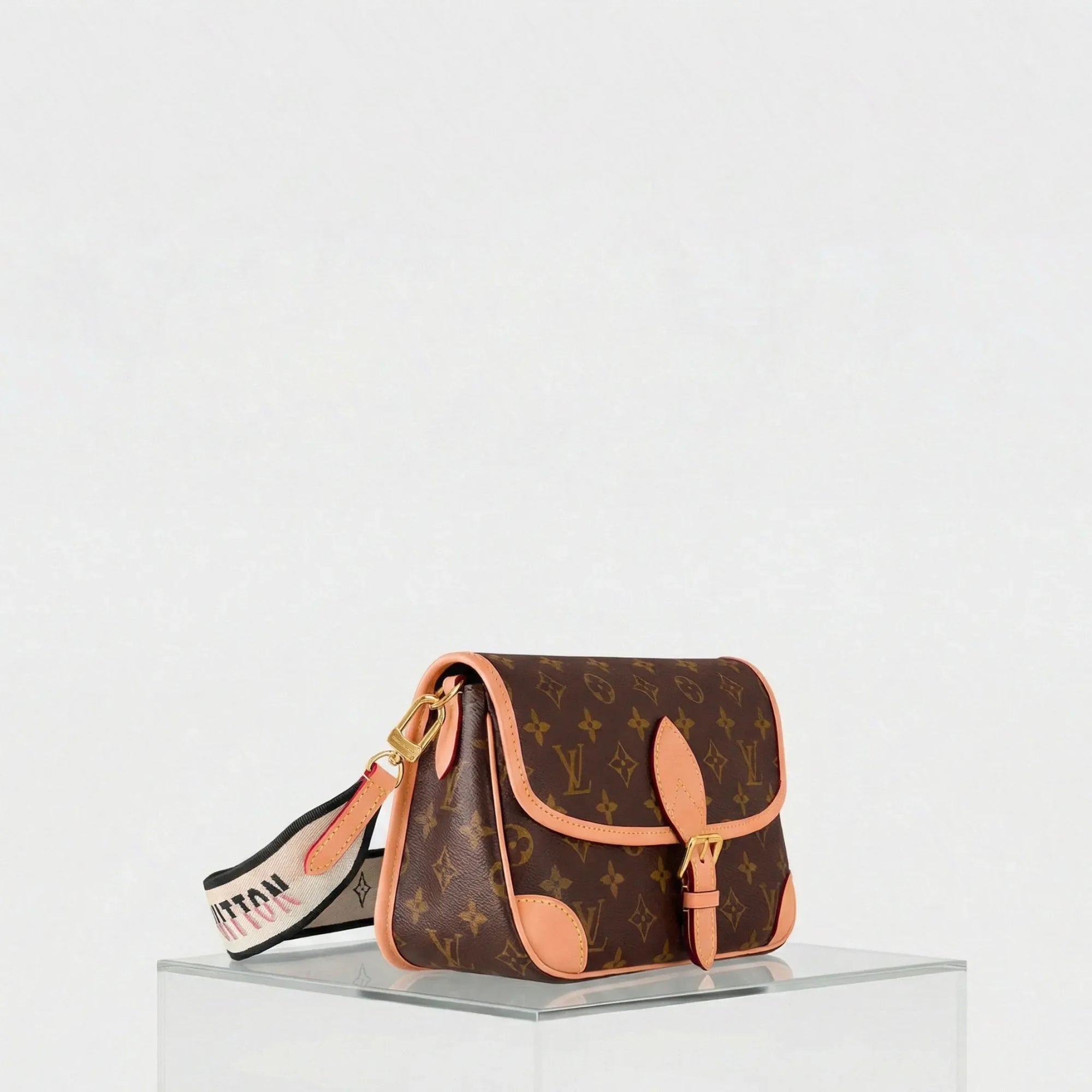 Diane Satchel Handbag Monogram Canvas Louis vuitton оригінал – Купити в Україні – вид ззаду