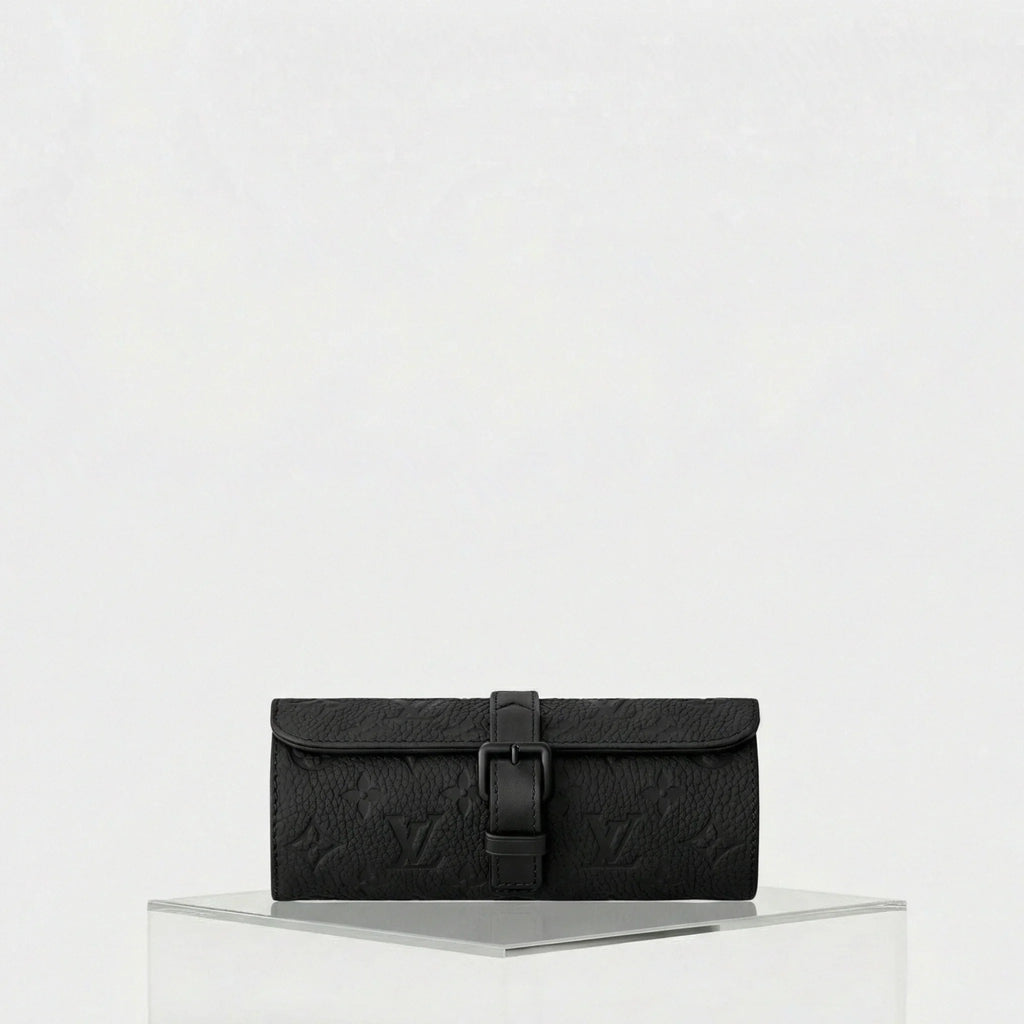 Etui 3 Montres Monogram-Embossed Taurillon Leather Louis vuitton – Гарантія оригінальності – боковий вид