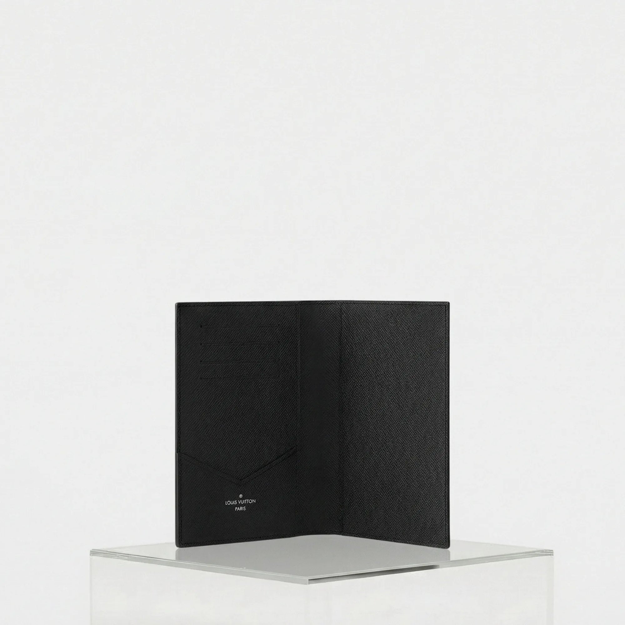 Passport Cover Louis vuitton – Гарантія оригінальності – детальний вид