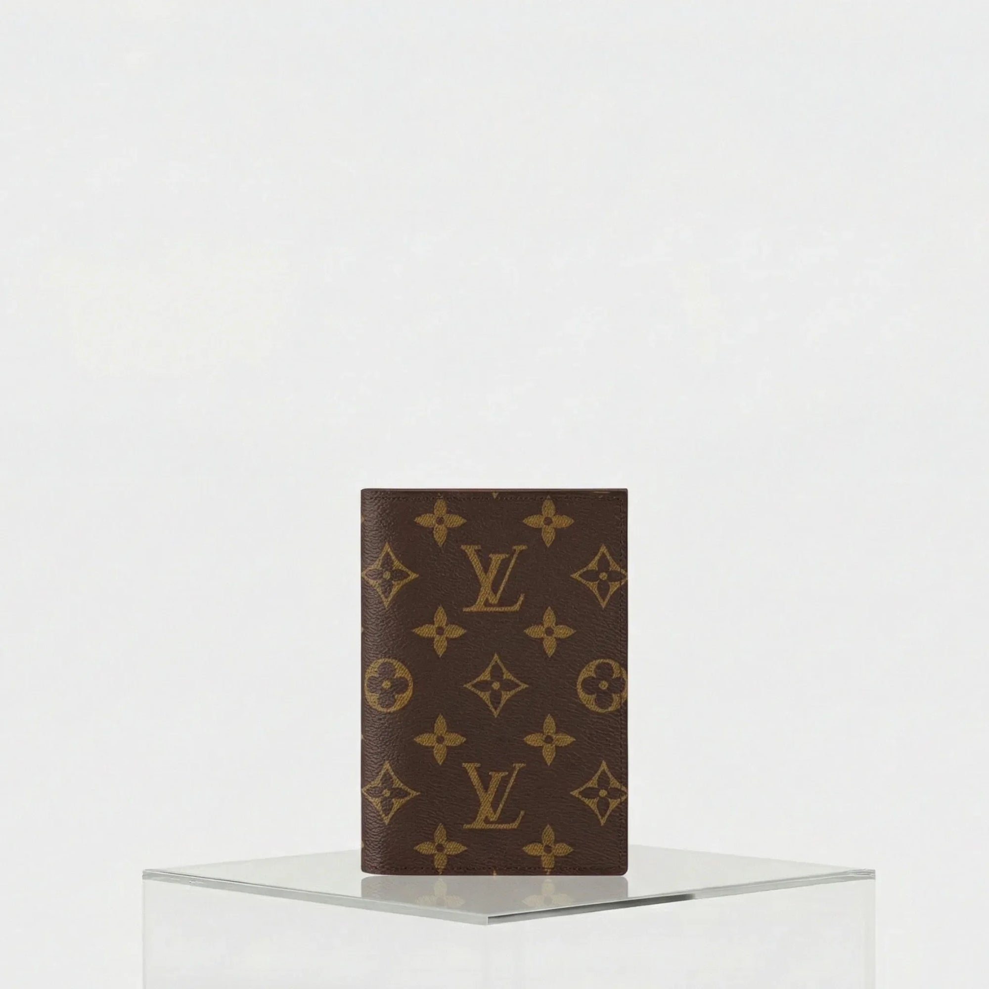 Passport Cover Monogram Canvas Louis vuitton оригінал – Купити в Україні – боковий вид
