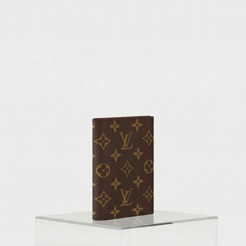 Passport Cover Monogram Canvas Louis vuitton оригінал – Купити в Україні – вид ззаду