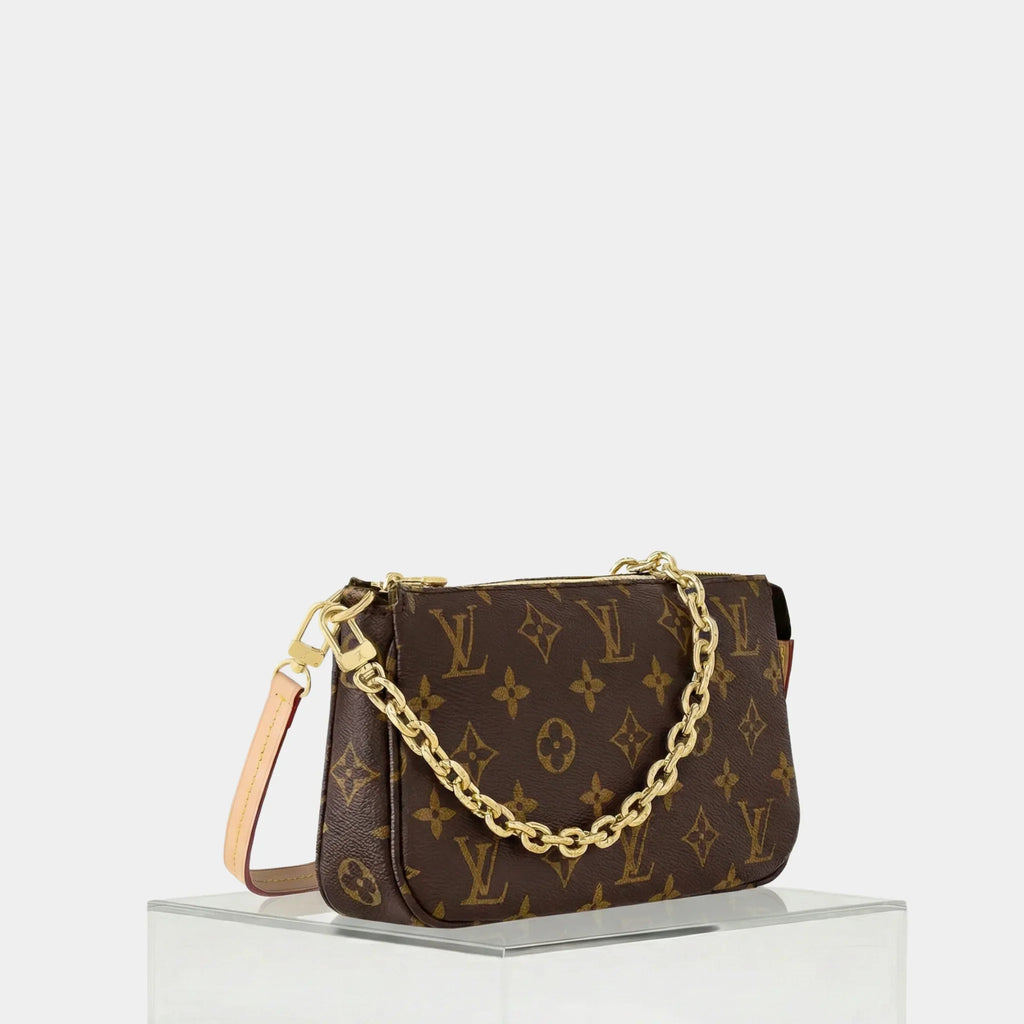 Оригінальна Pochette Accessoires Handbag Monogram Canvas Louis vuitton – вид ззаду