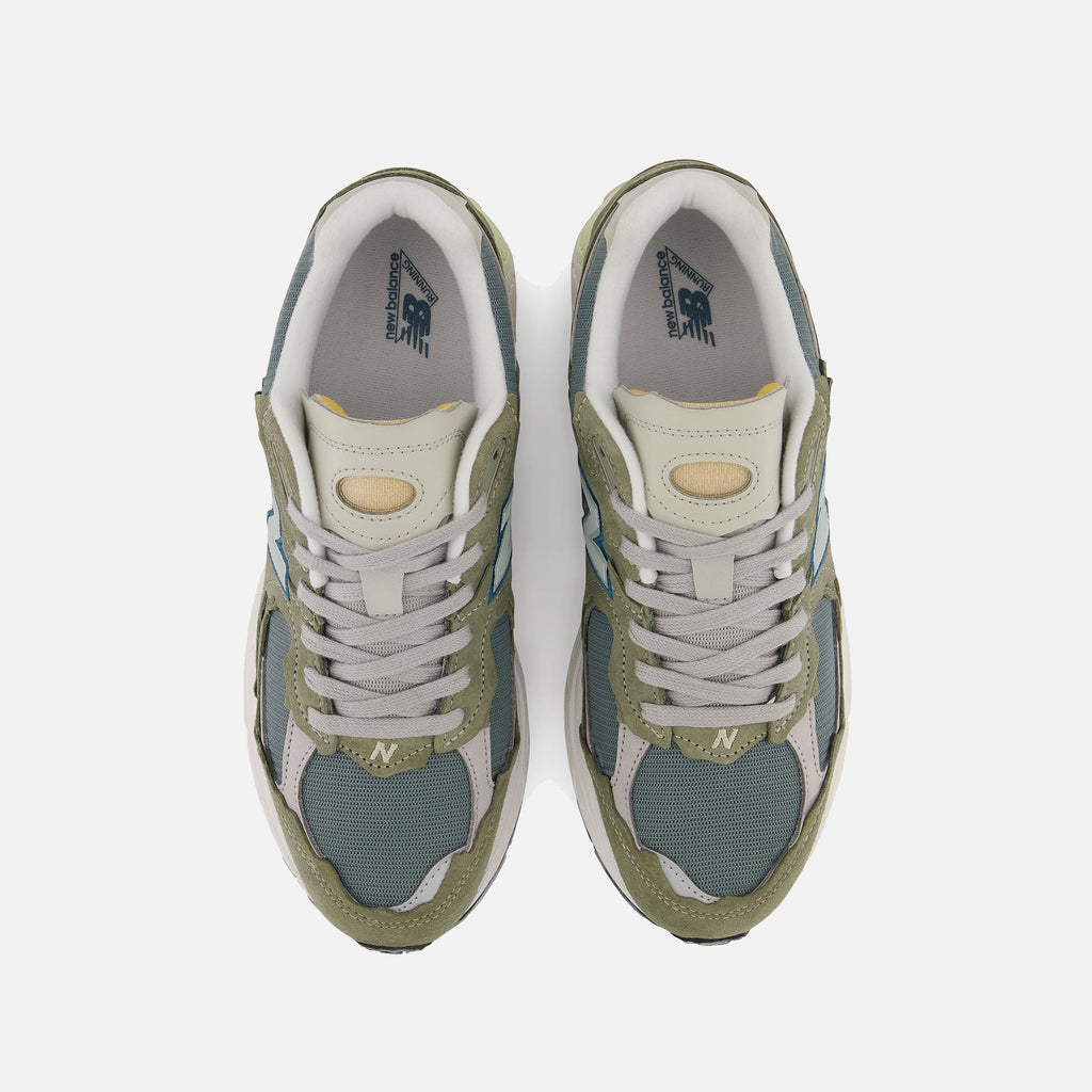 Оригінальна 2002r Mirage Grey New balance – вид ззаду