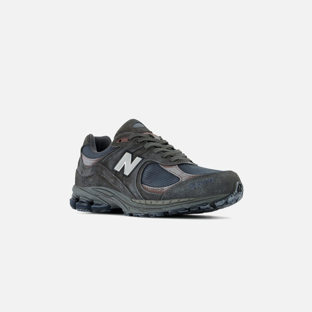 2002r Magnet Black Brown New balance – Гарантія оригінальності – вид ззаду