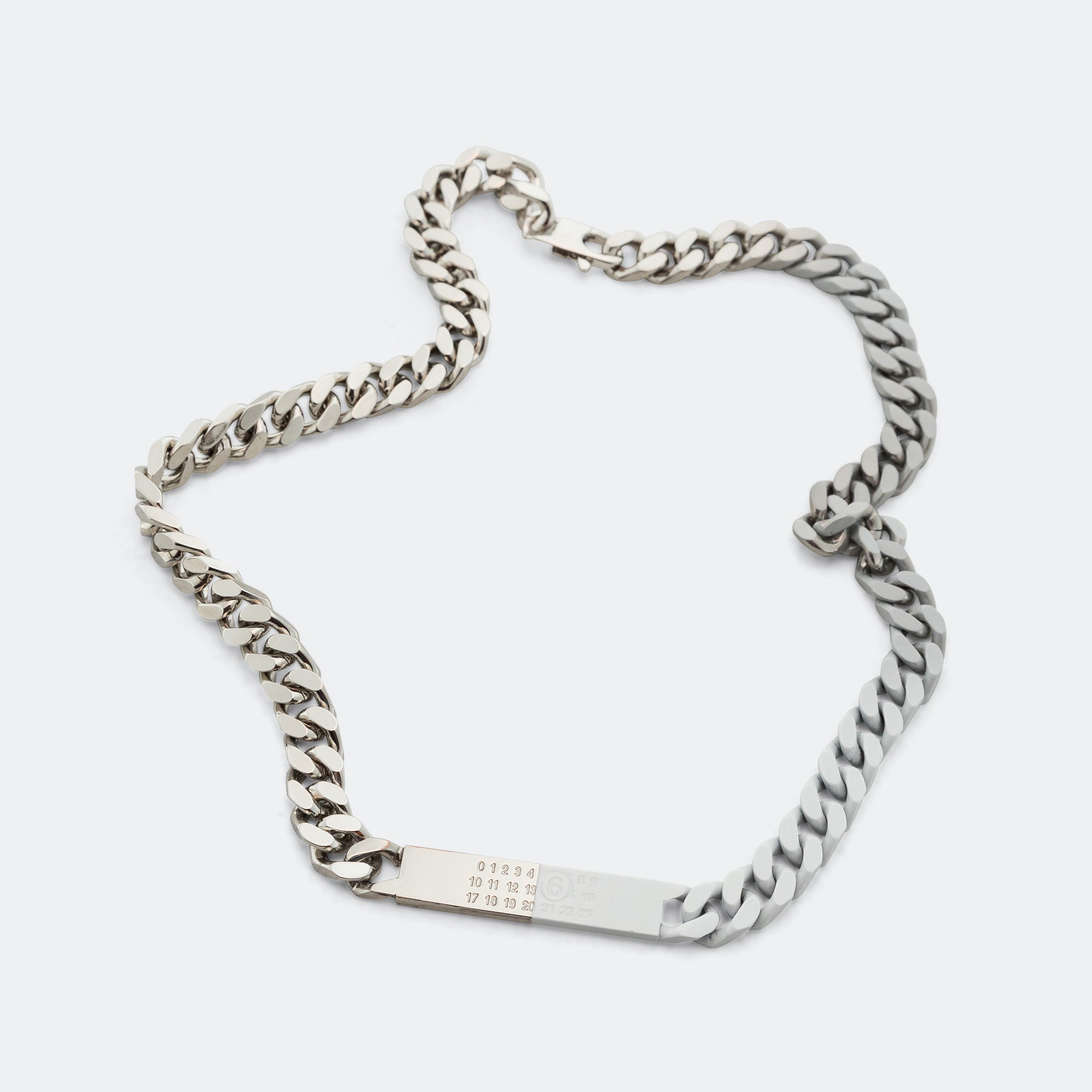 Minimal Logo ID Tag Curb Necklace Maison margiela – Гарантія оригінальності – боковий вид