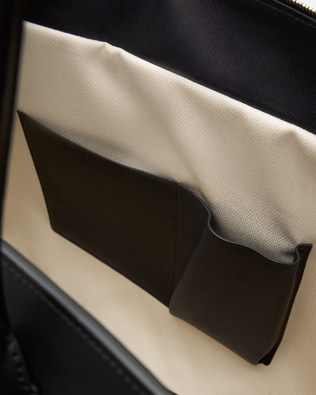 Marlo 17 Bag In Black The row – Гарантія оригінальності – збільшений вид