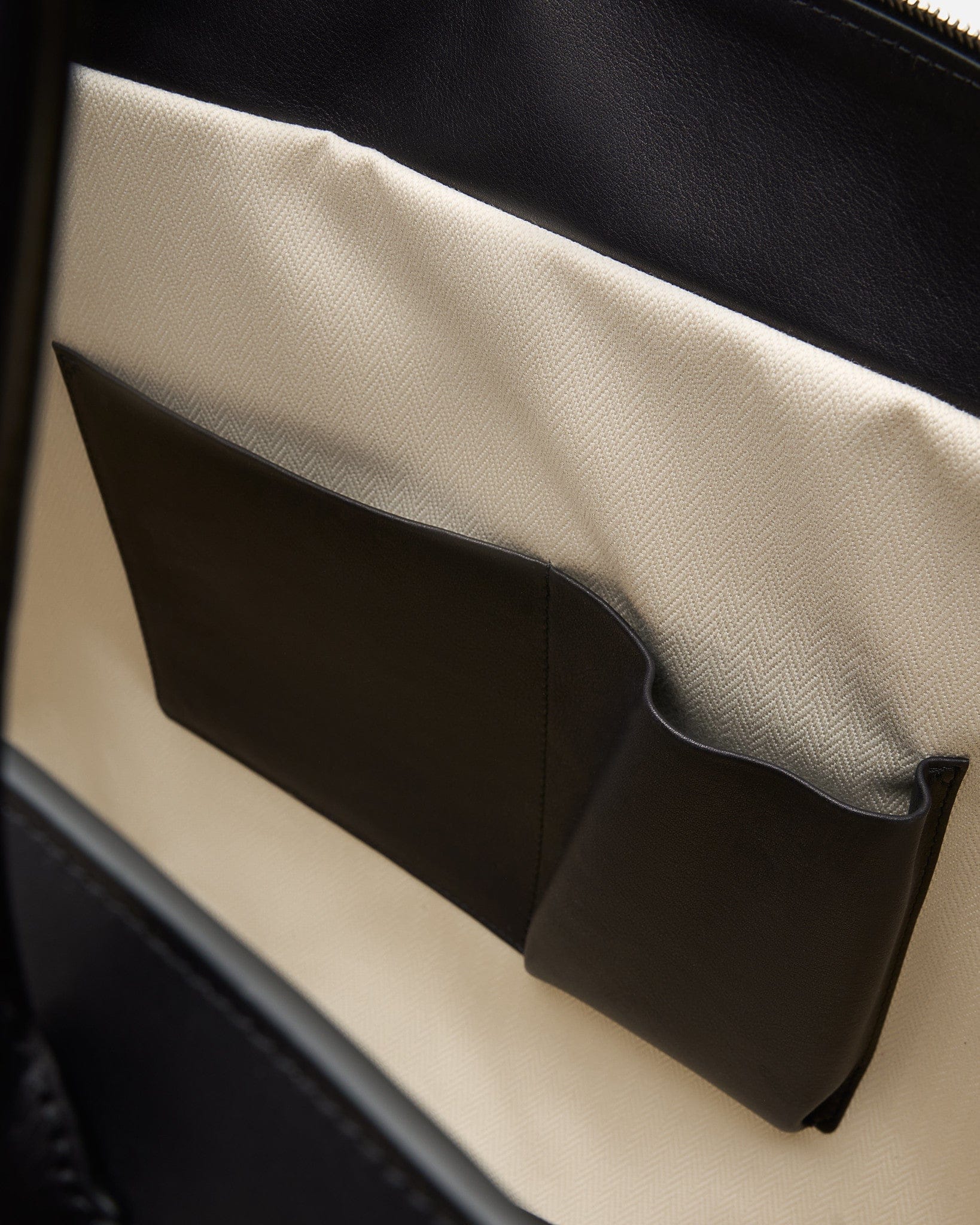 Marlo 17 Bag In Black The row – Гарантія оригінальності – збільшений вид