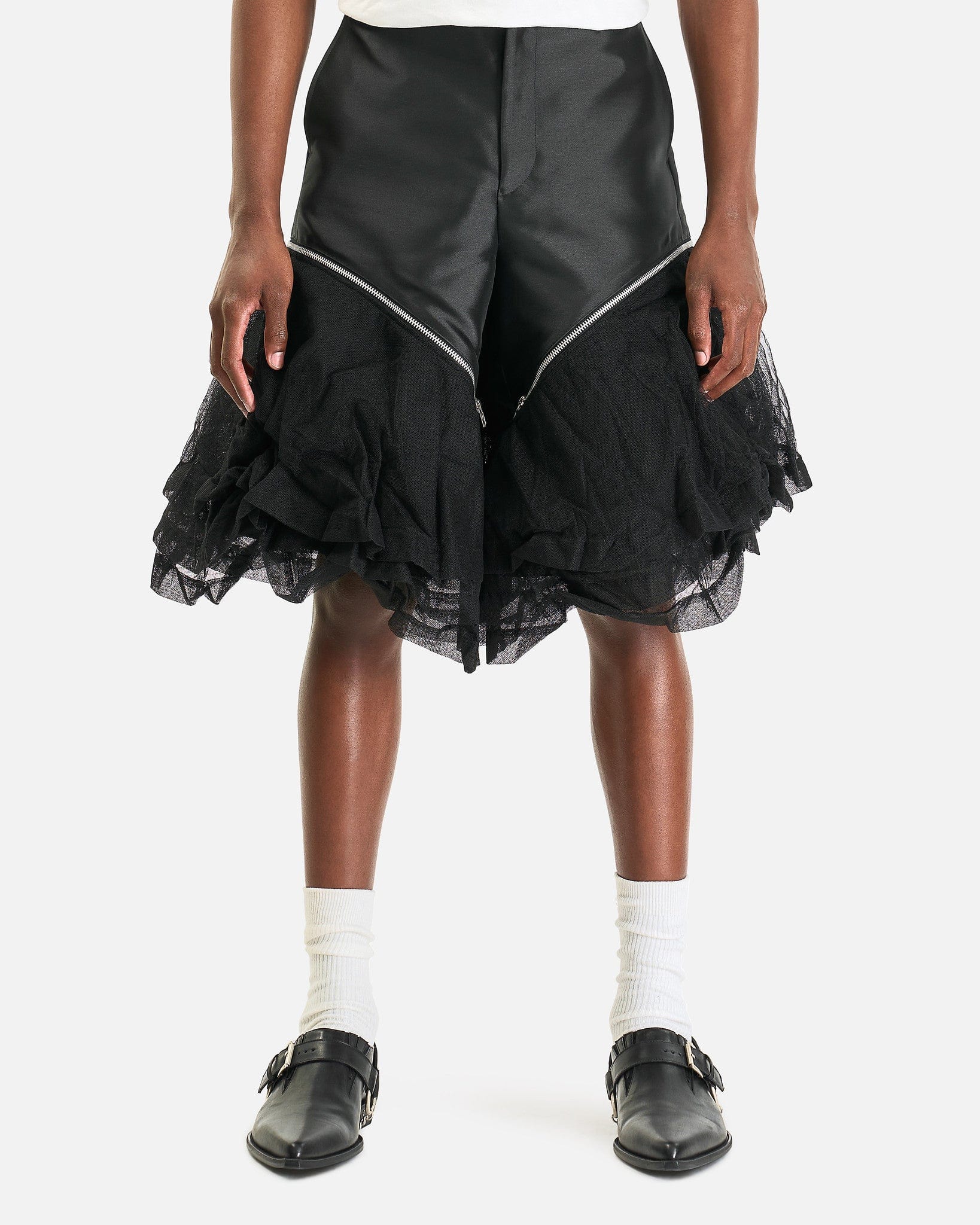 Оригінальна Mesh Flare Shorts In Black Comme des garcons – боковий вид